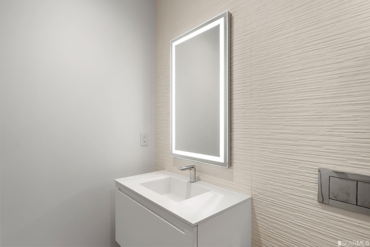 131 Missouri Street Unit: 201
