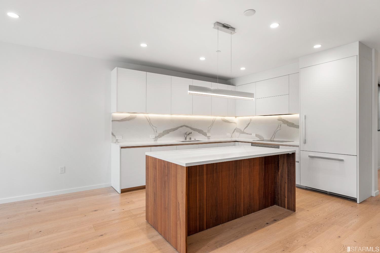 131 Missouri Street Unit: 201