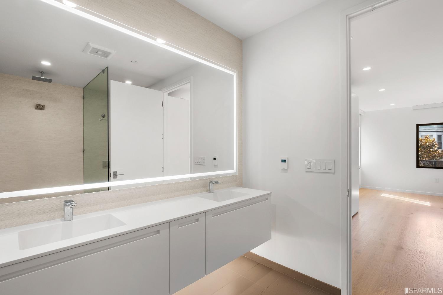 131 Missouri Street Unit: 201