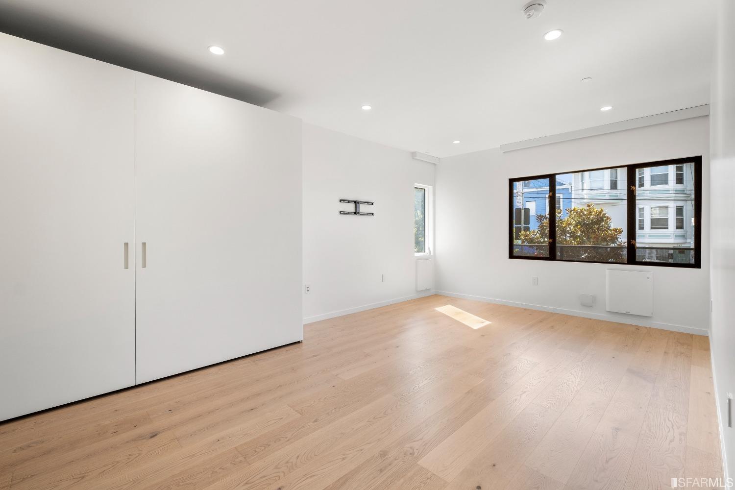 131 Missouri Street Unit: 201