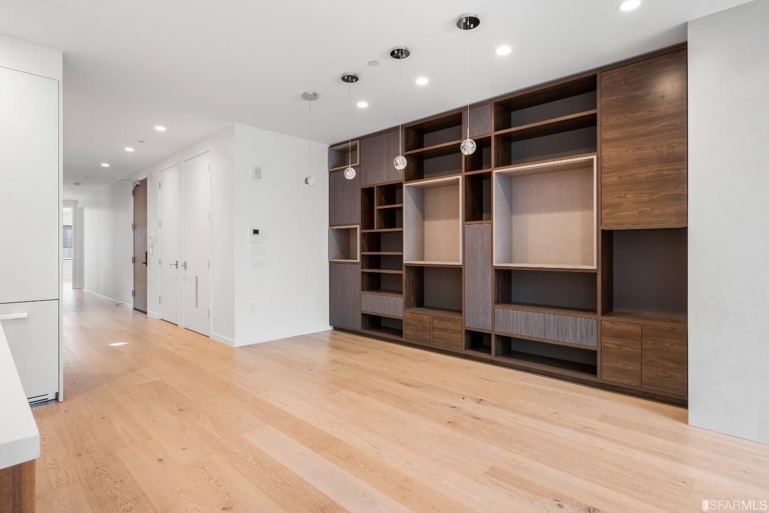 131 Missouri Street Unit: 201
