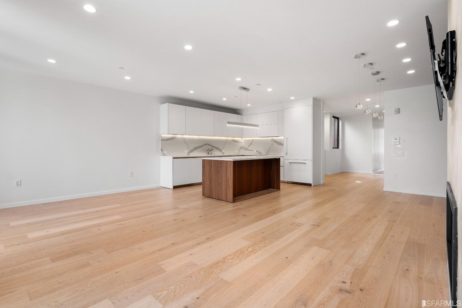 131 Missouri Street Unit: 201