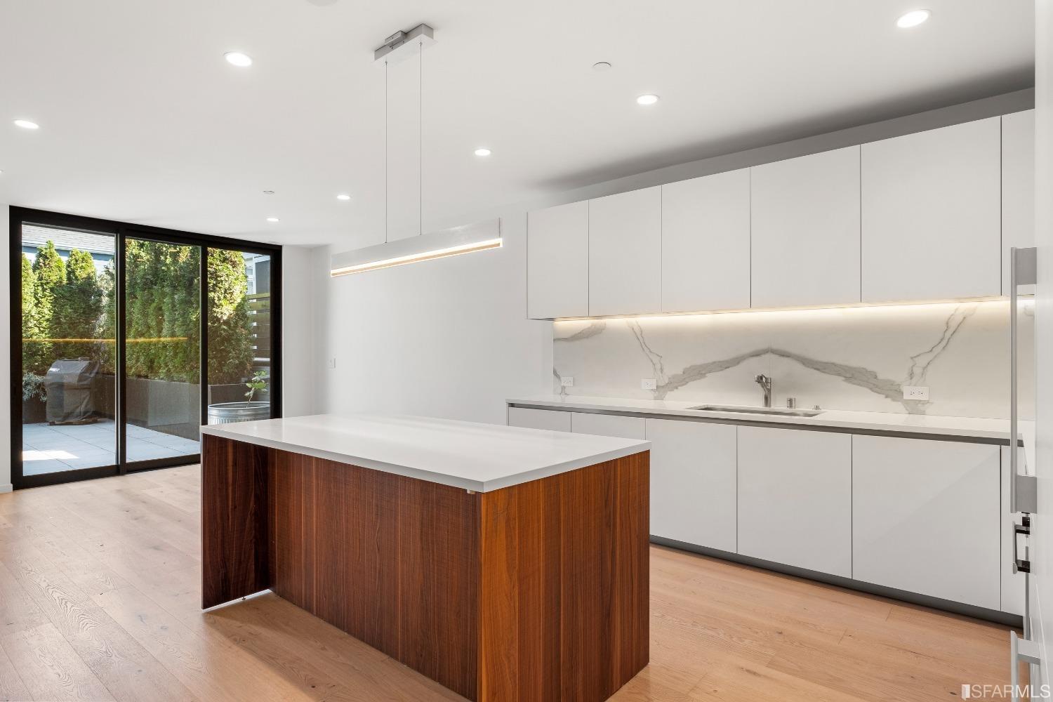 131 Missouri Street Unit: 201