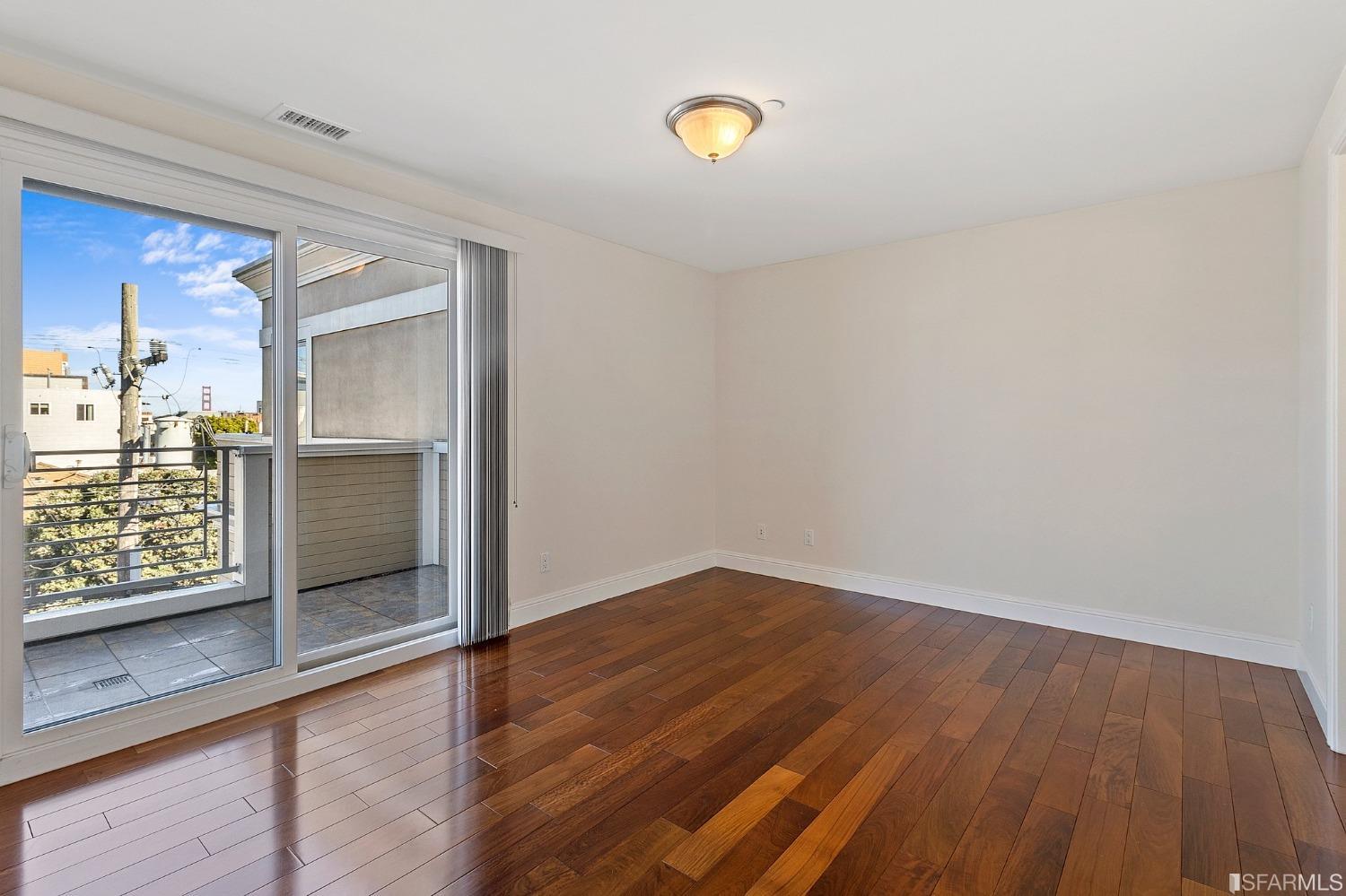 2443 Clement Street Unit: 6