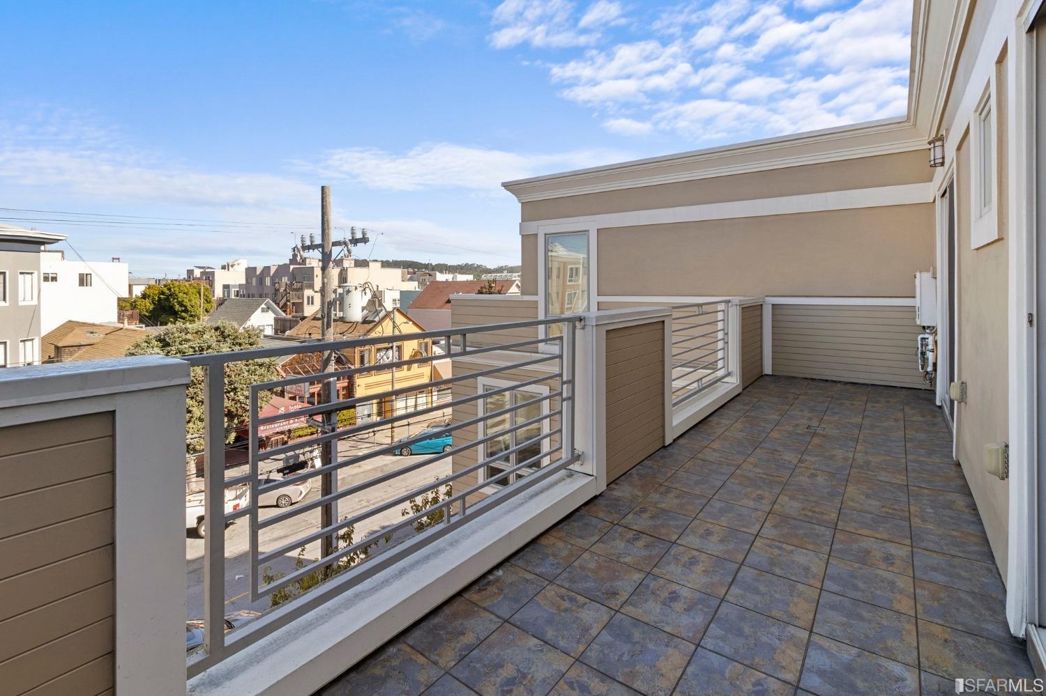 2443 Clement Street Unit: 6