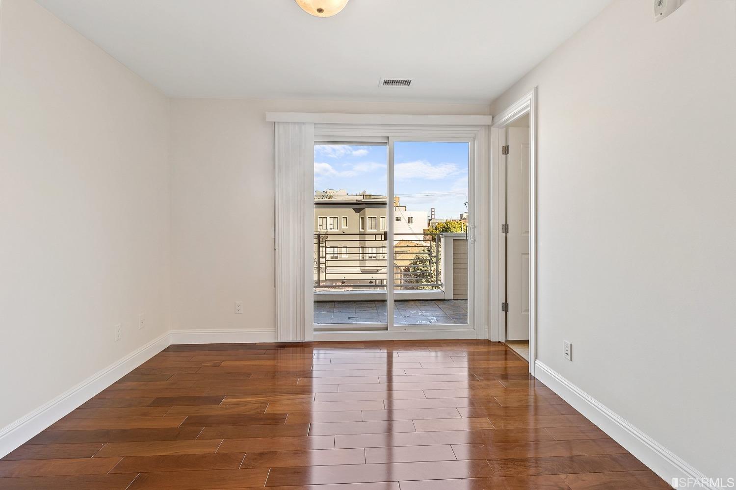 2443 Clement Street Unit: 6