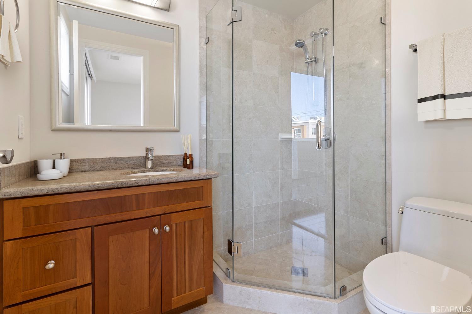 2443 Clement Street Unit: 6