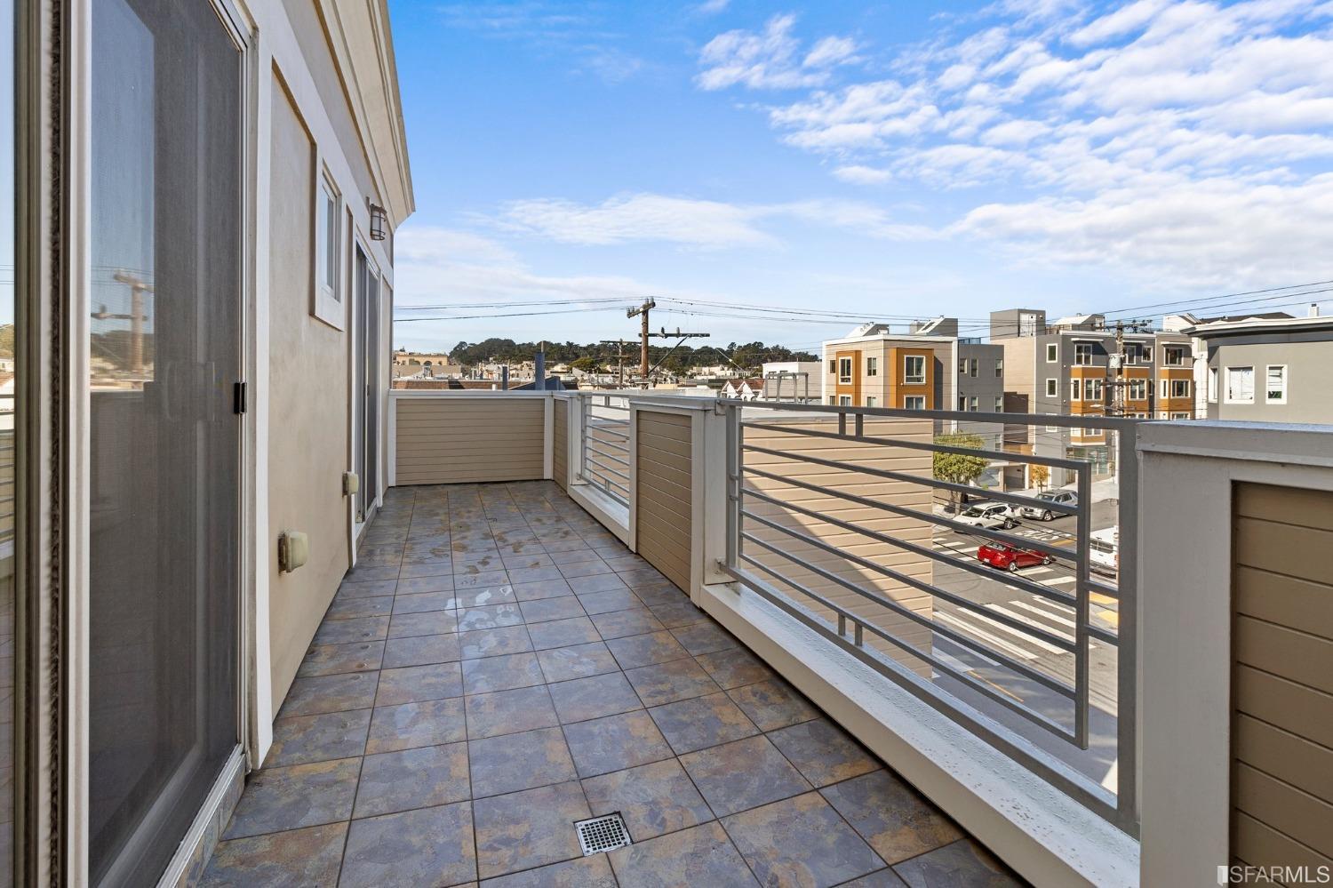 2443 Clement Street Unit: 6