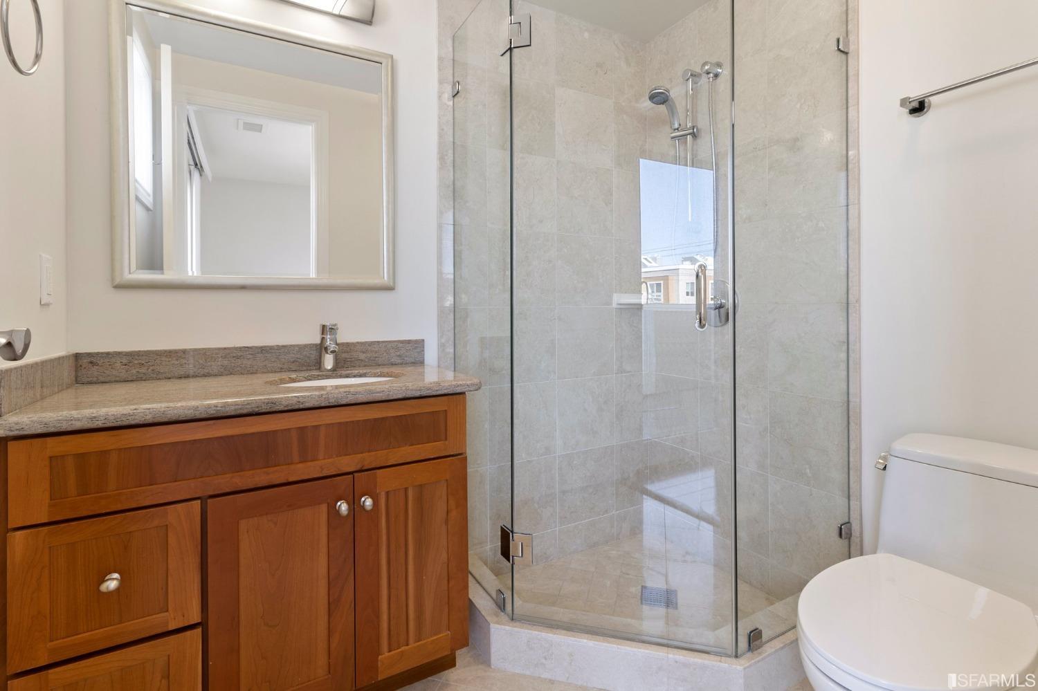 2443 Clement Street Unit: 6