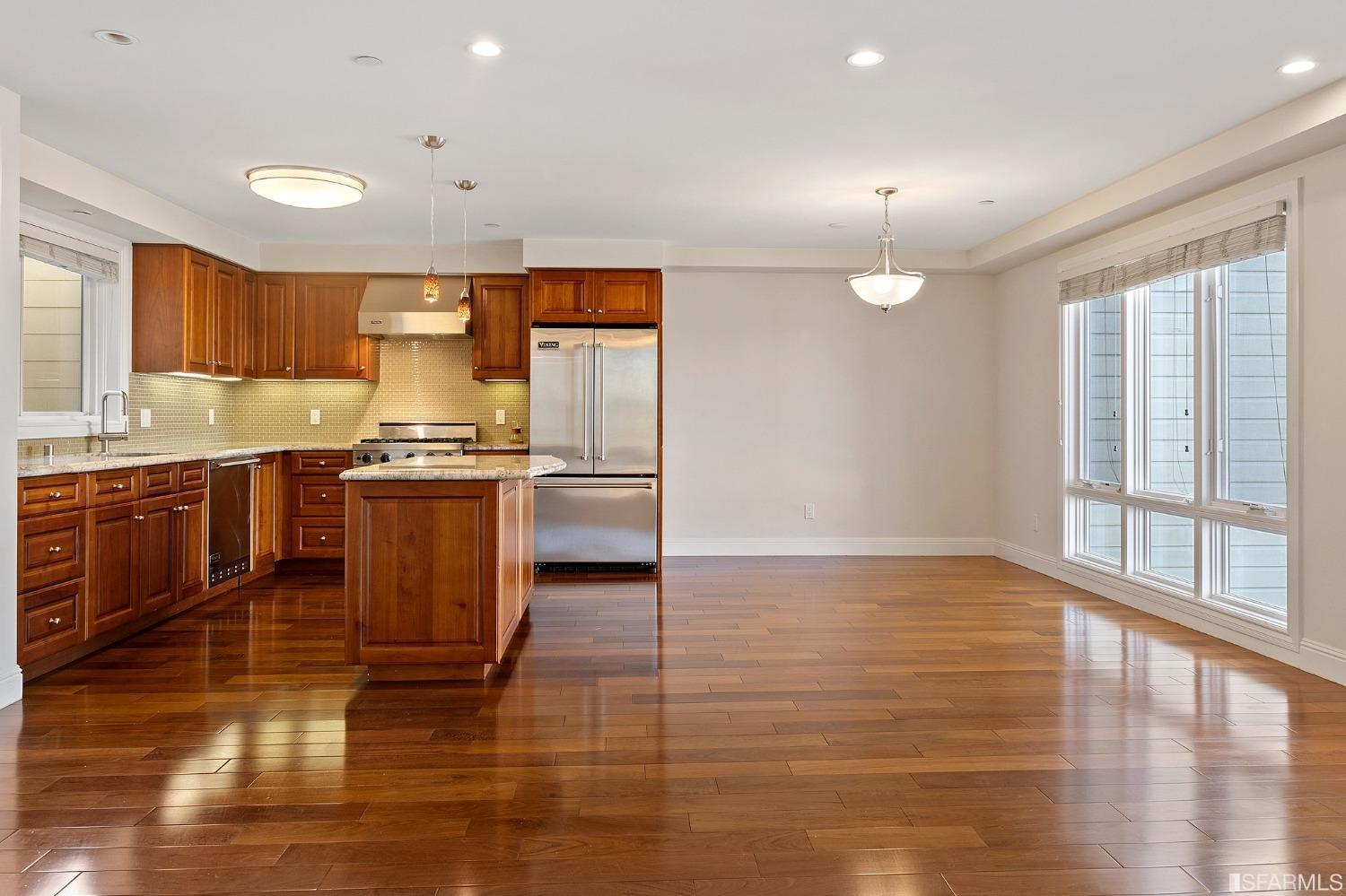 2443 Clement Street Unit: 6
