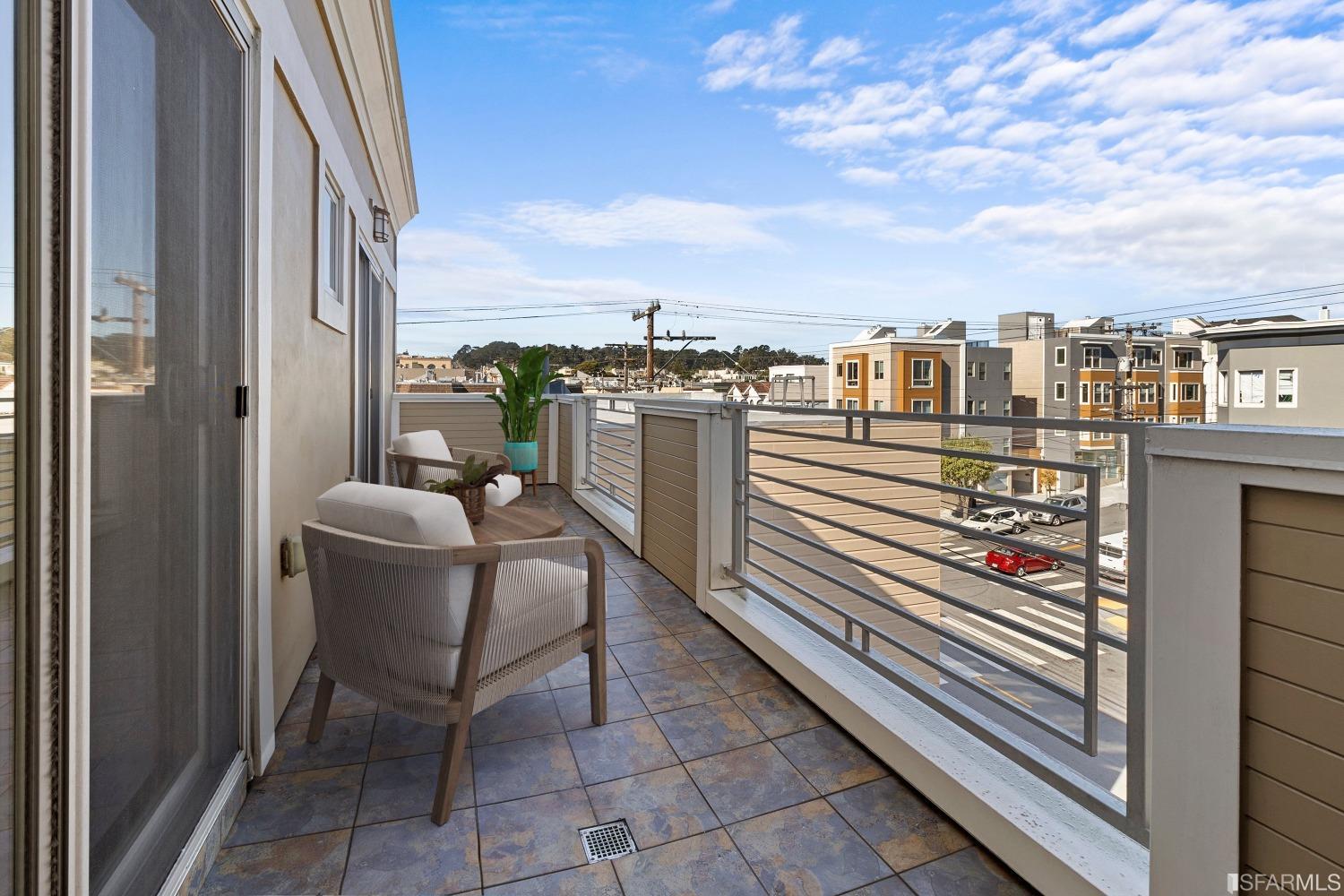 2443 Clement Street Unit: 6