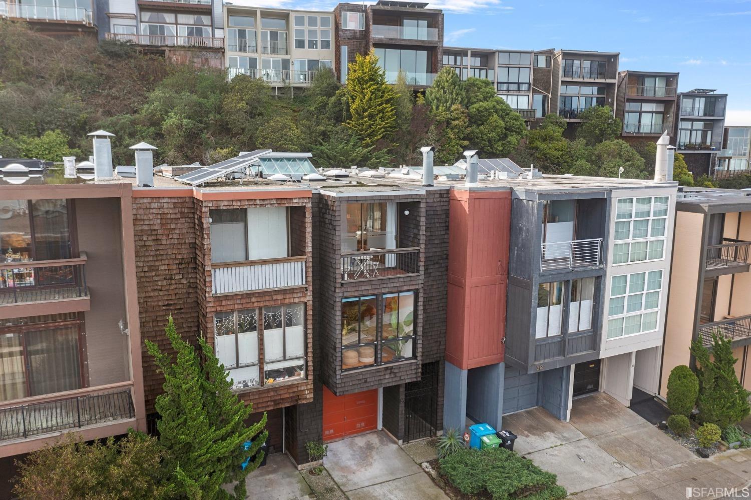 34 Topaz Way