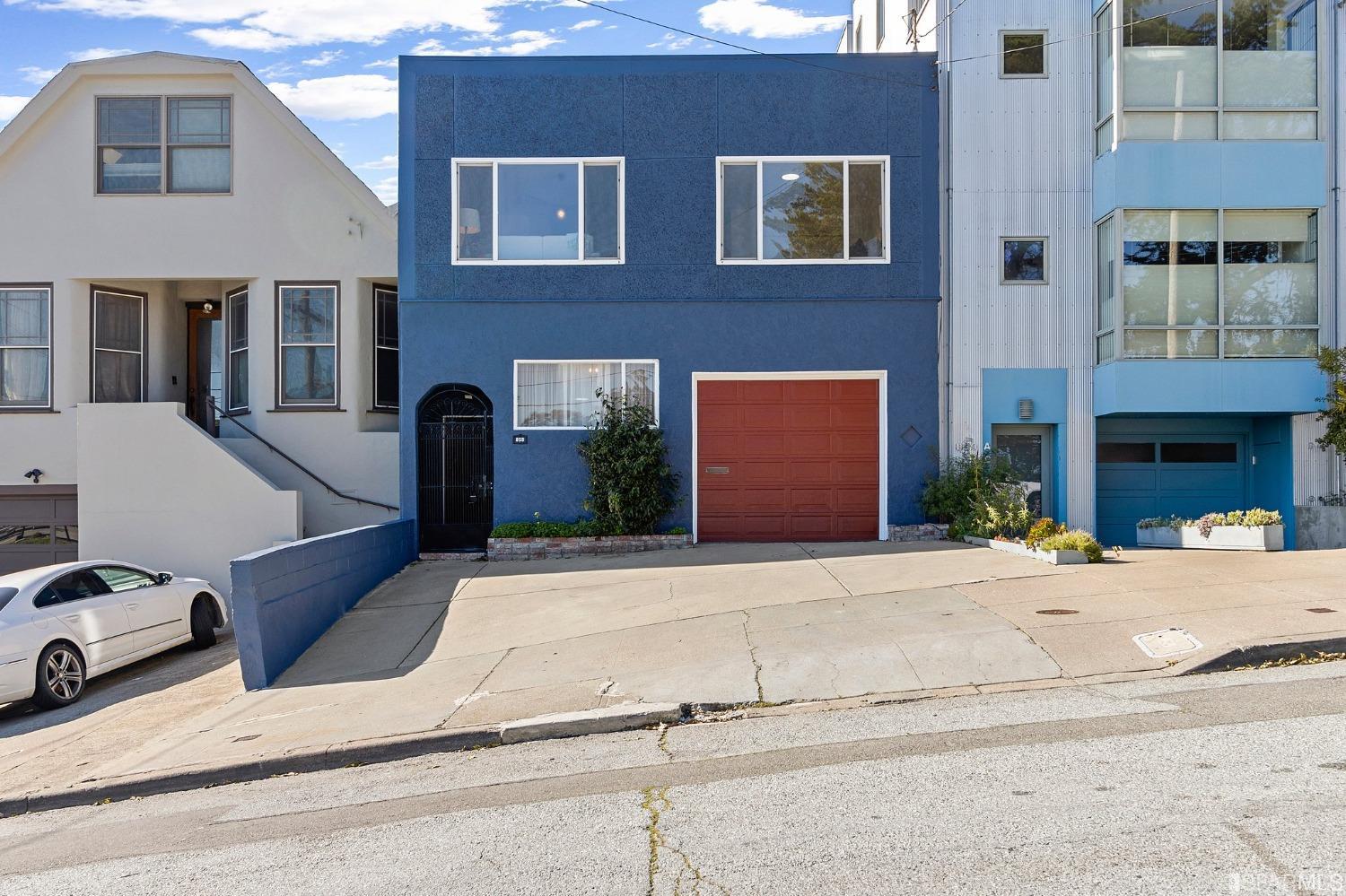 858 Arkansas Street