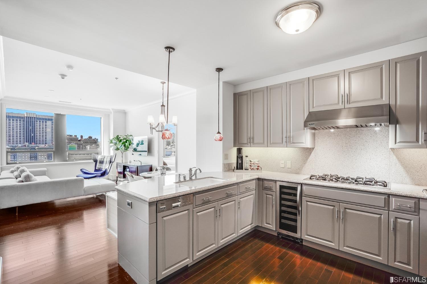 690 Market Street Unit: 1802