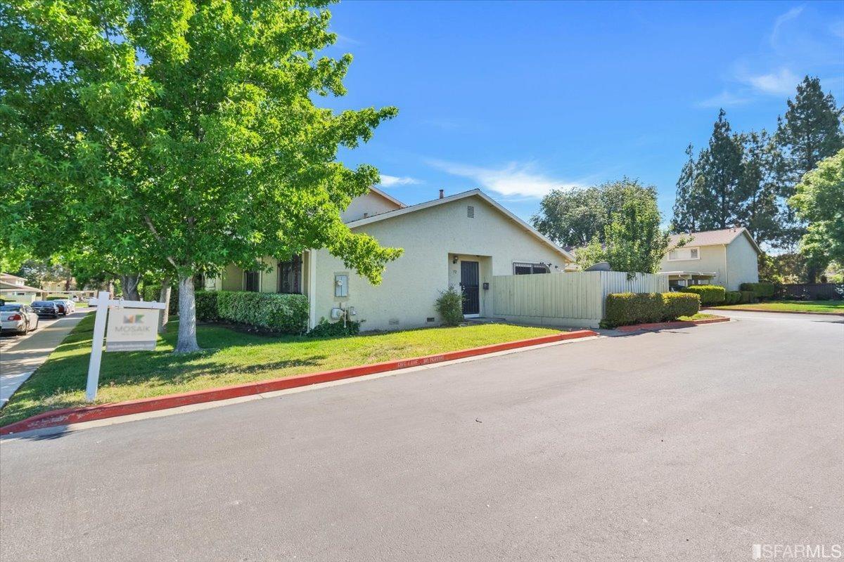 72 Meadowbrook Avenue