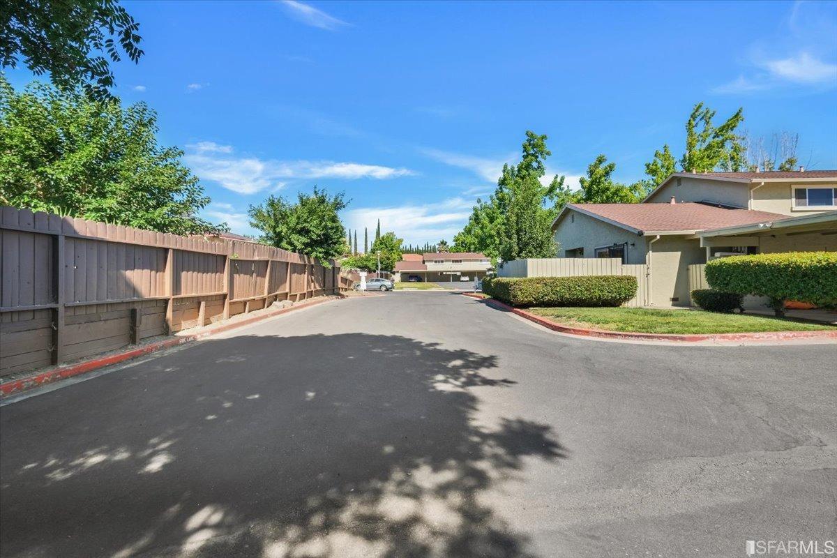 72 Meadowbrook Avenue