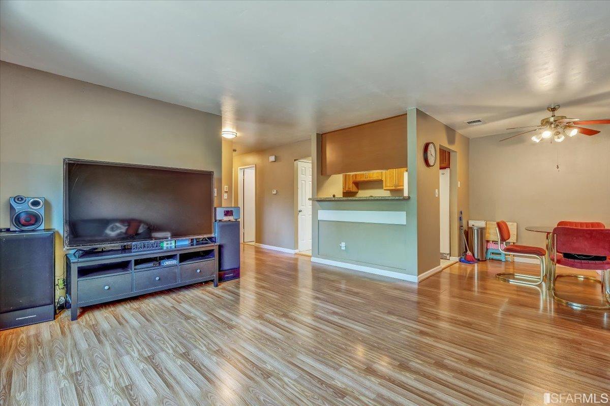 72 Meadowbrook Avenue