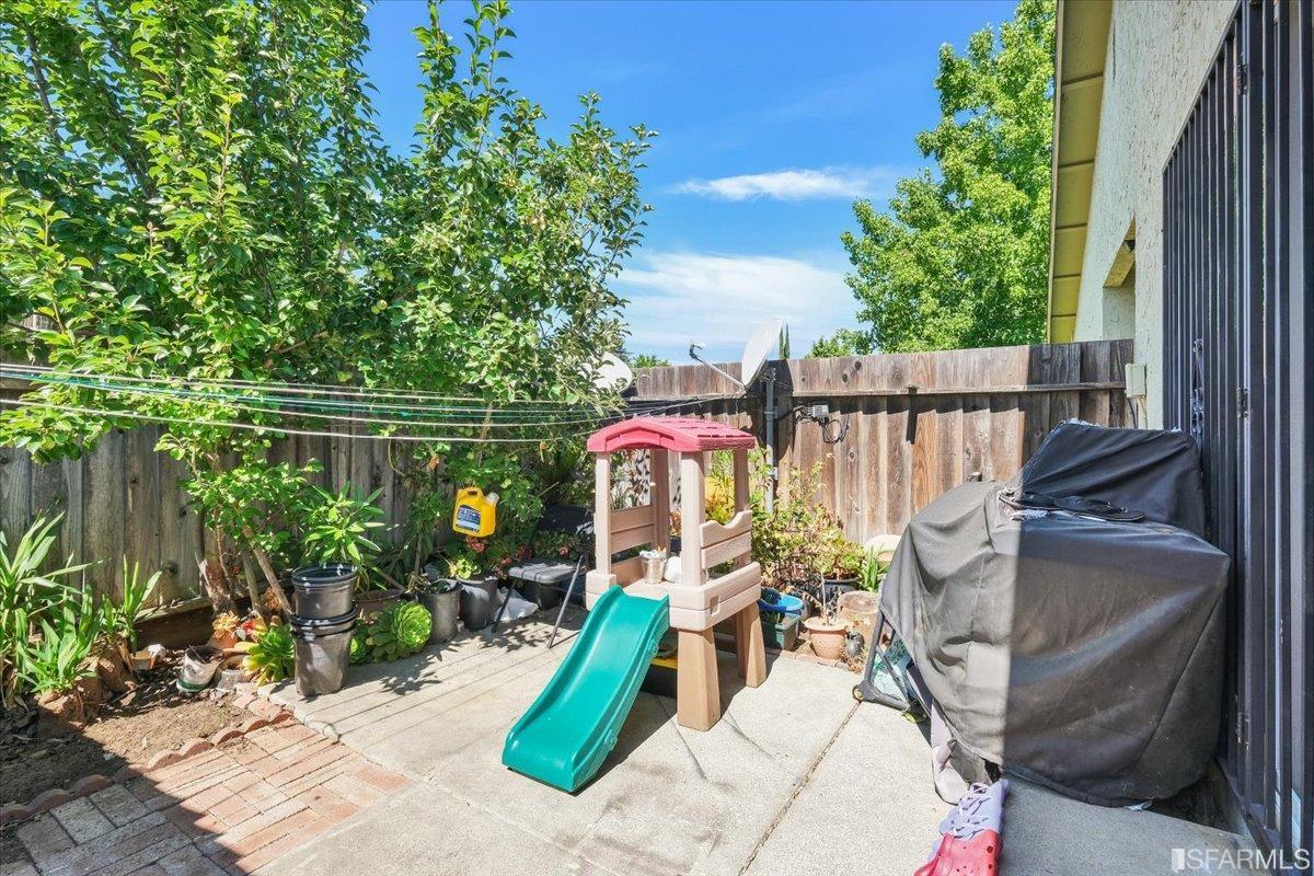 72 Meadowbrook Avenue