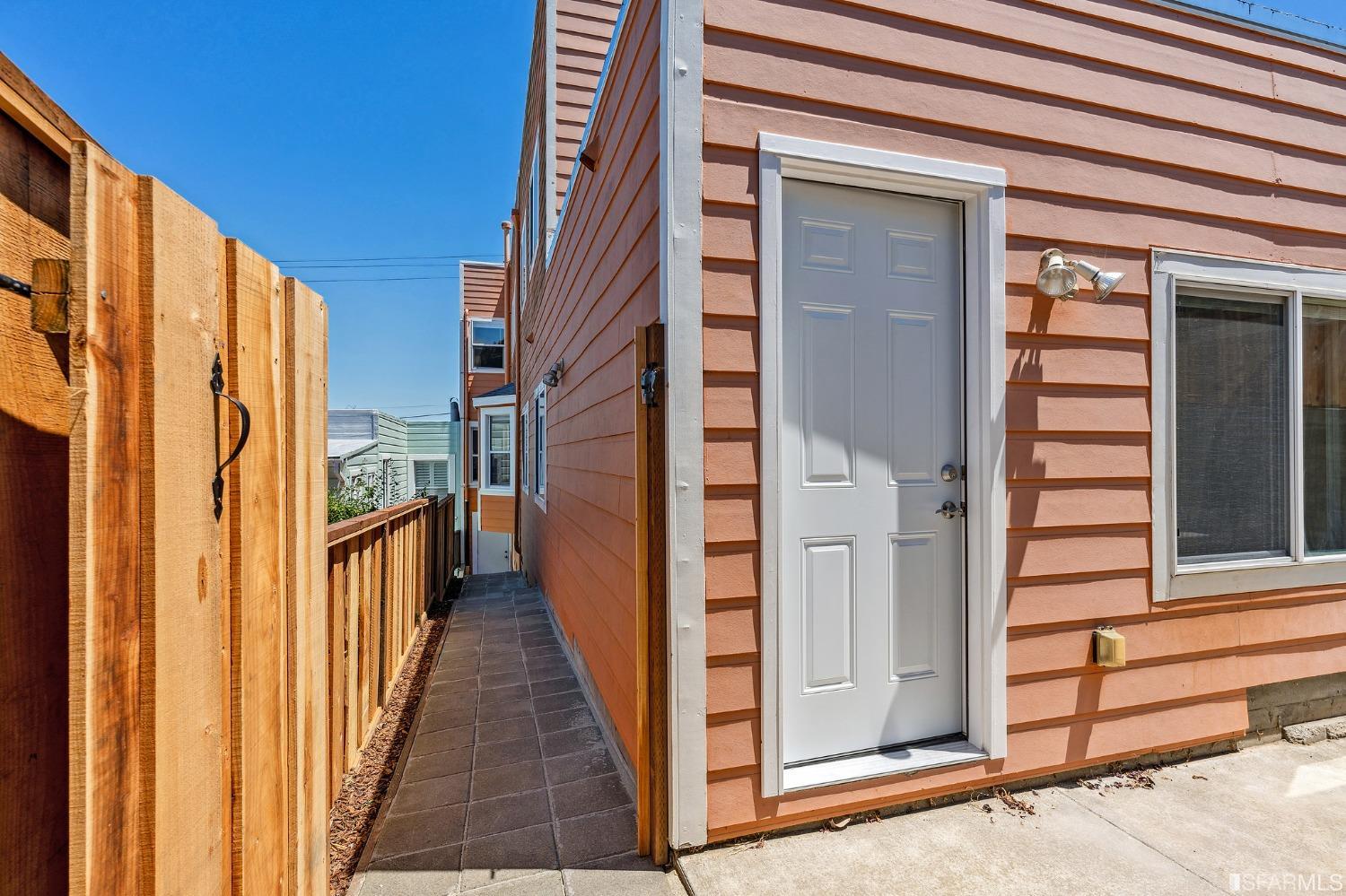 848 Girard Street