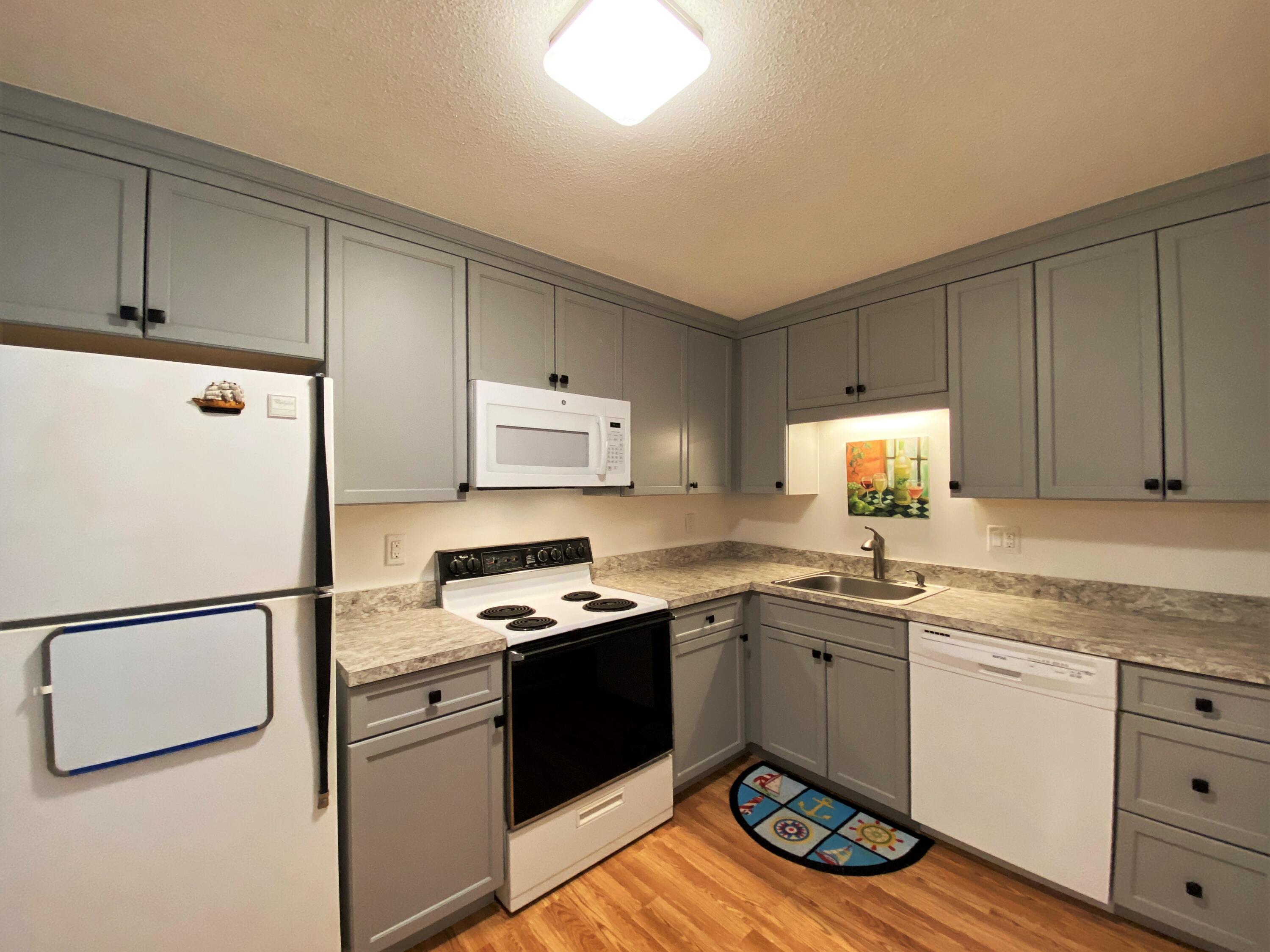 12 Candlewood Lane # 4 Unit: 2-4