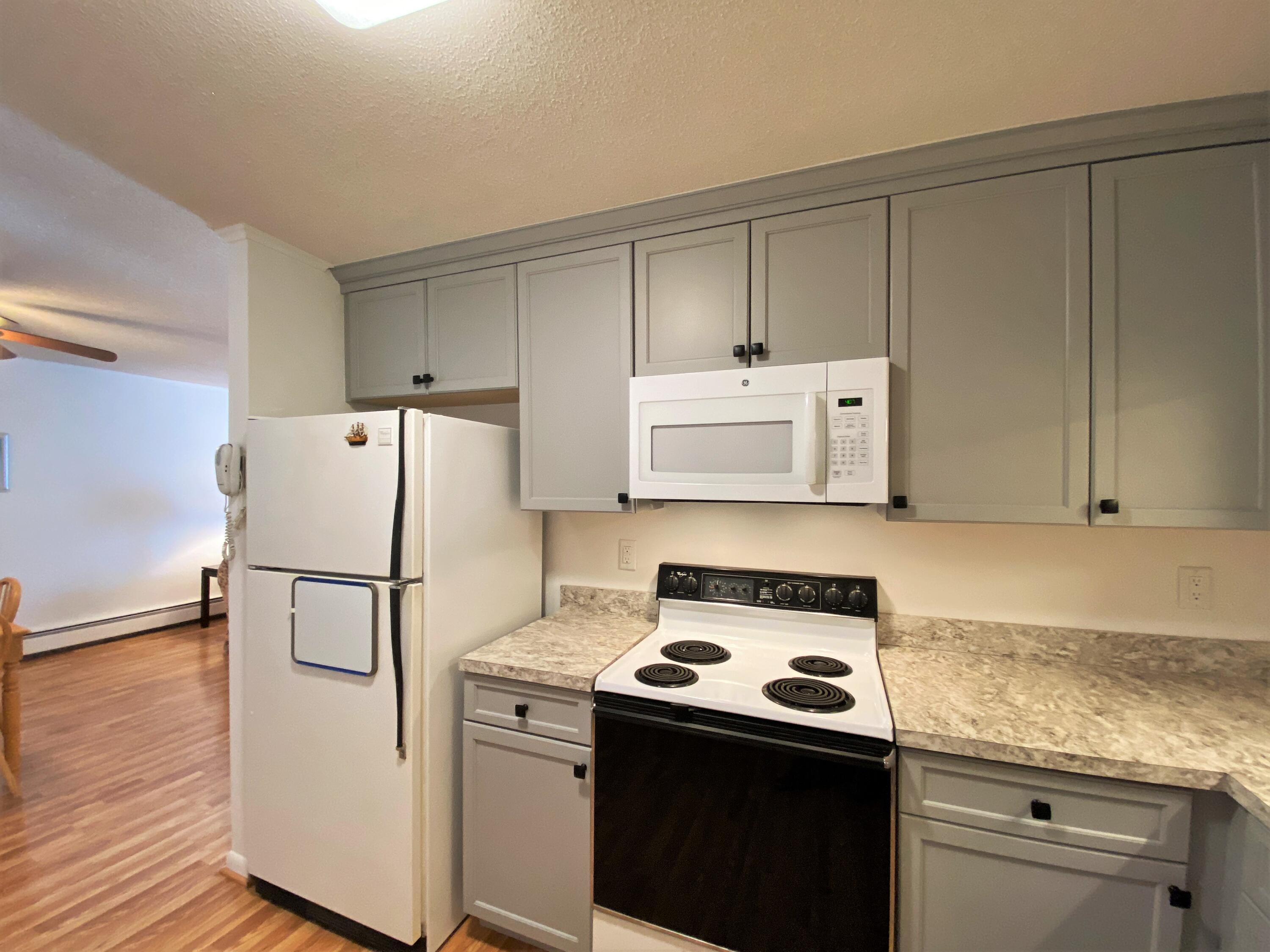 12 Candlewood Lane # 4 Unit: 2-4