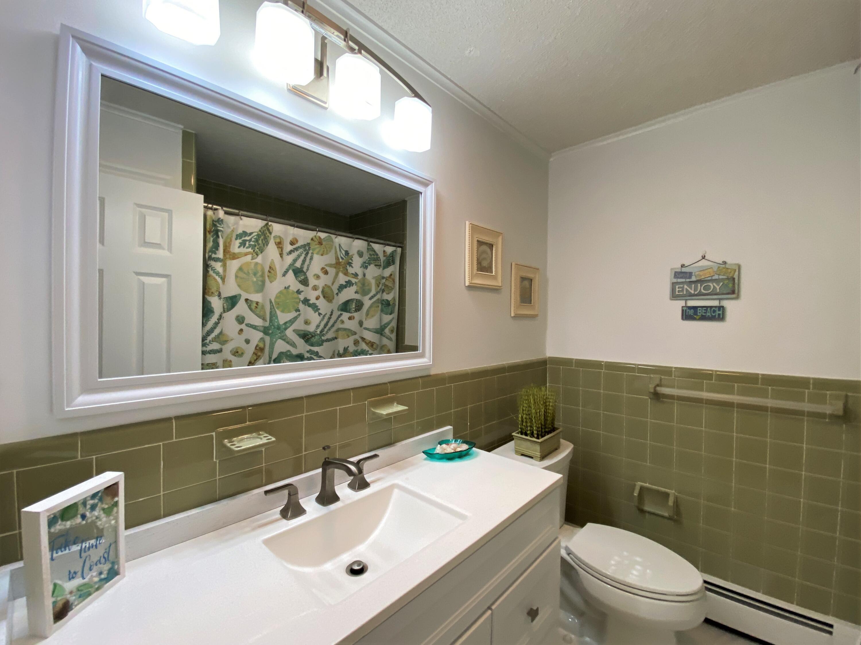12 Candlewood Lane # 4 Unit: 2-4