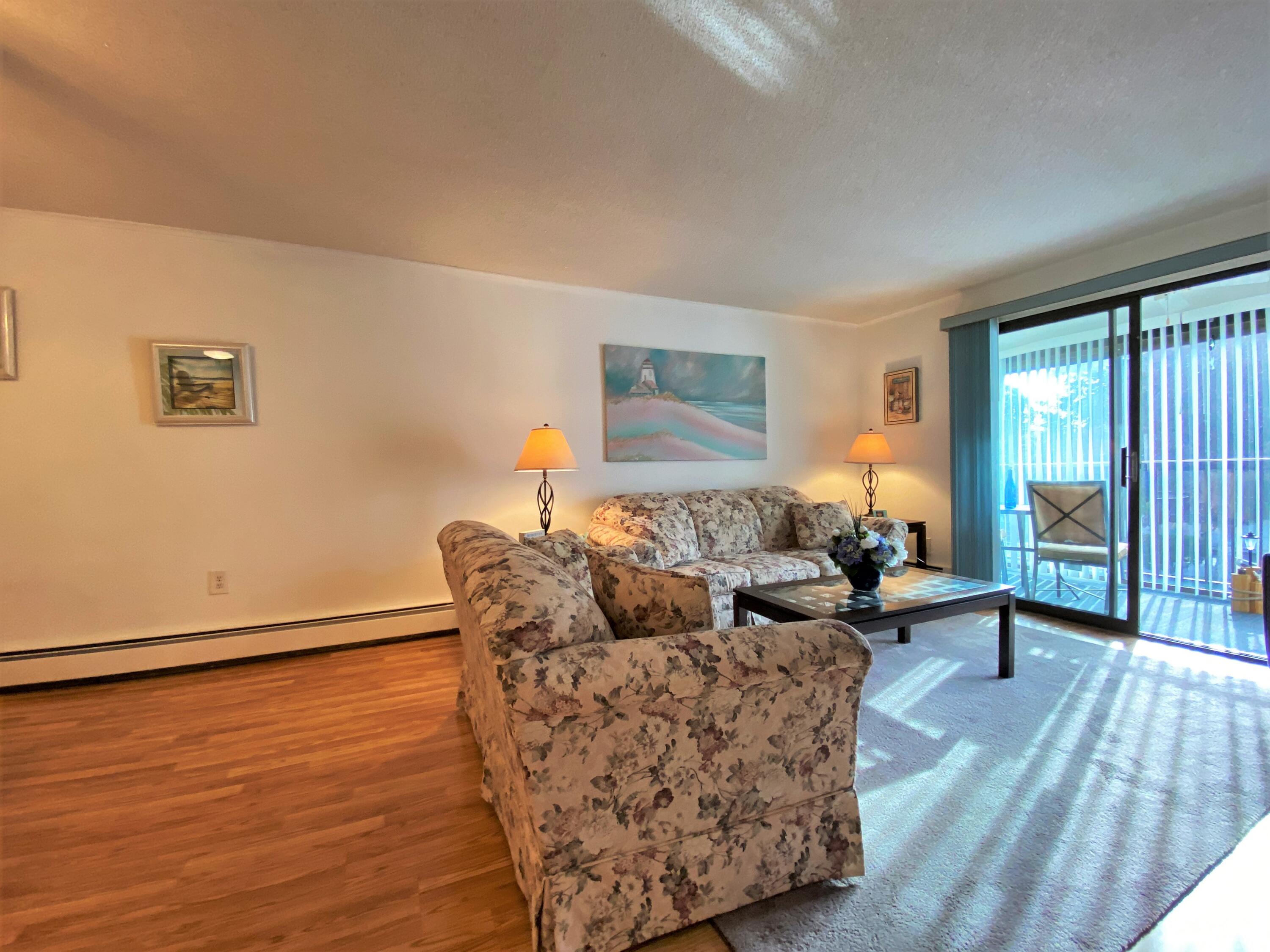 12 Candlewood Lane # 4 Unit: 2-4