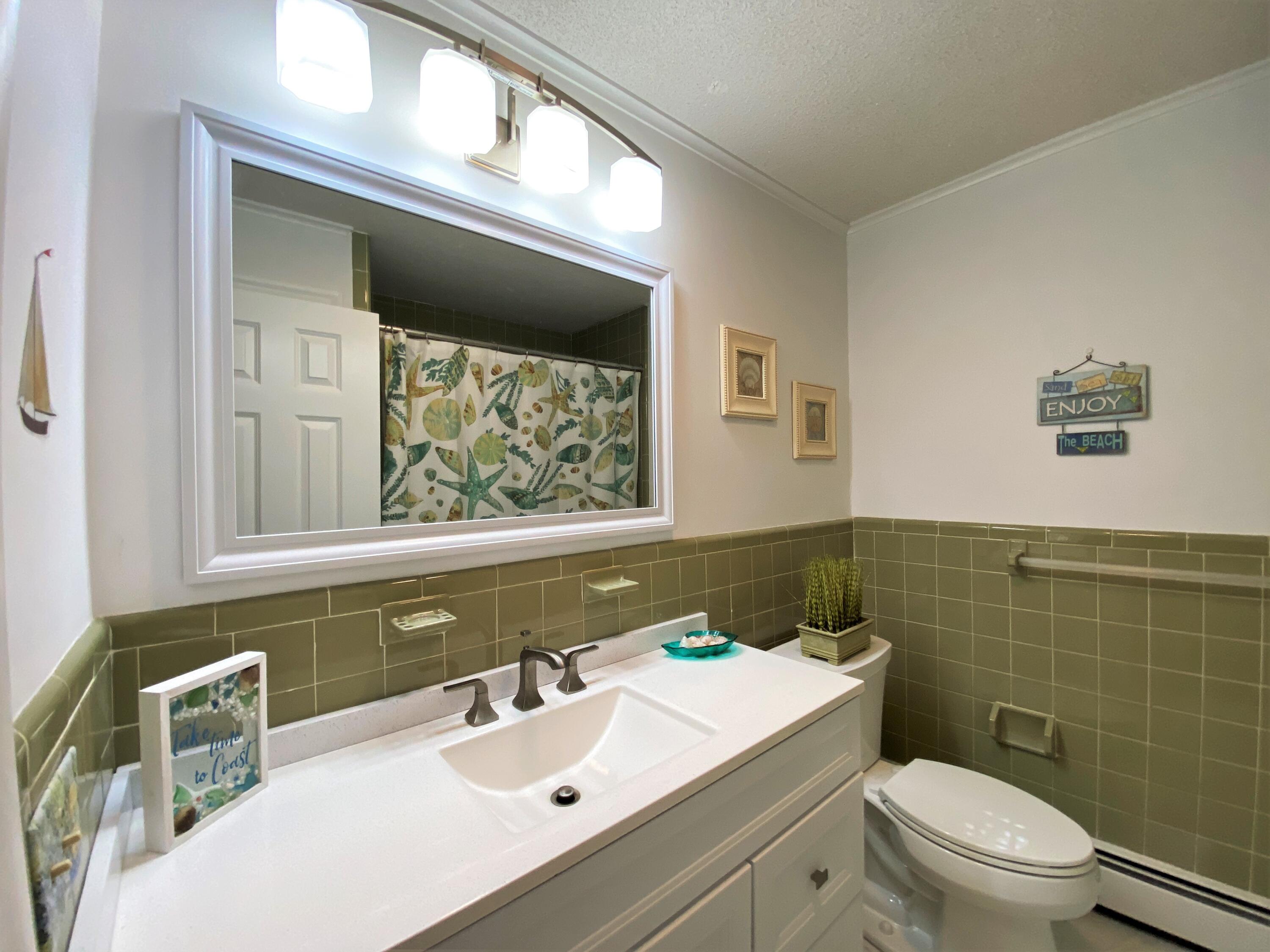 12 Candlewood Lane # 4 Unit: 2-4