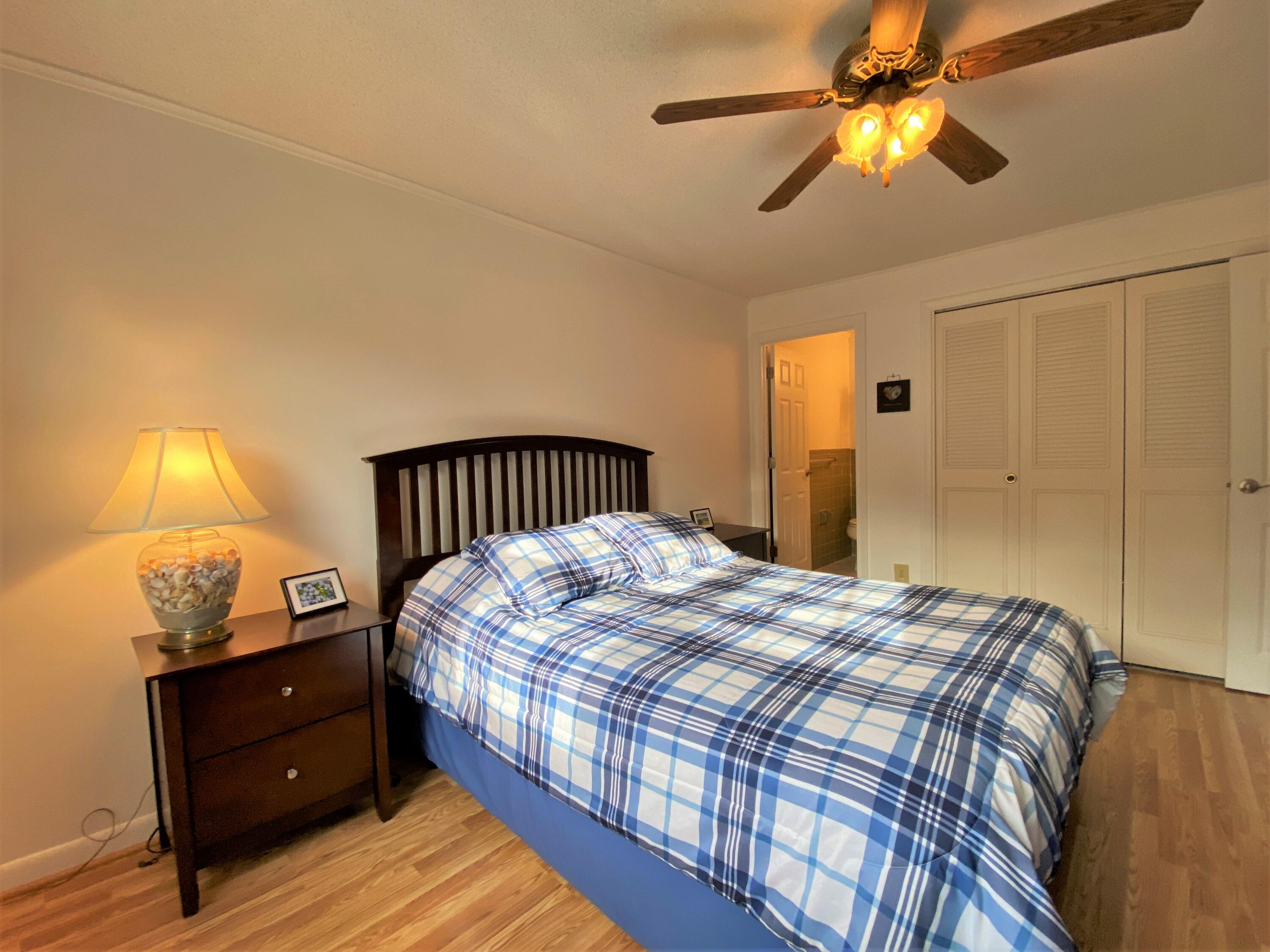 12 Candlewood Lane # 4 Unit: 2-4