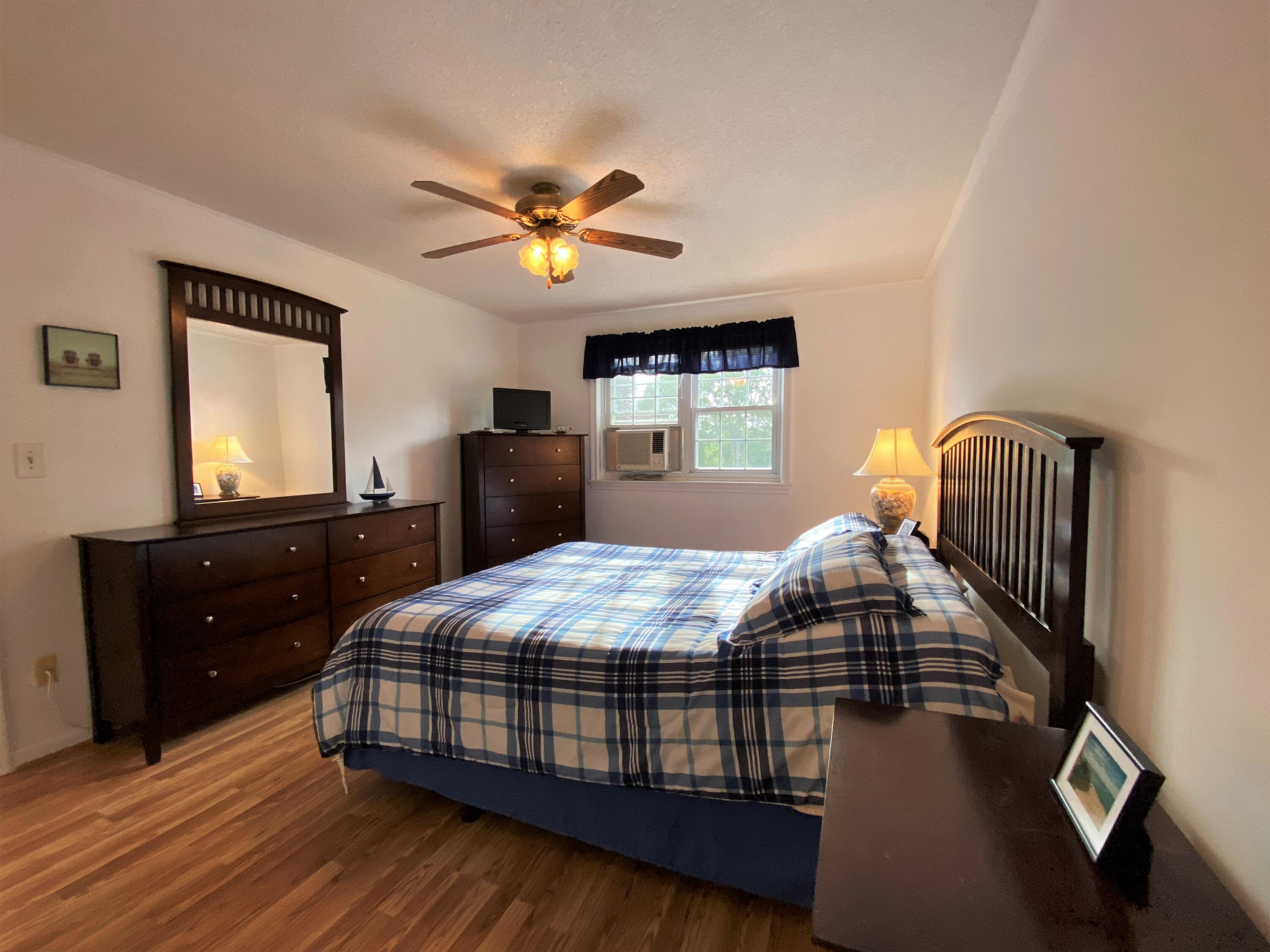 12 Candlewood Lane # 4 Unit: 2-4