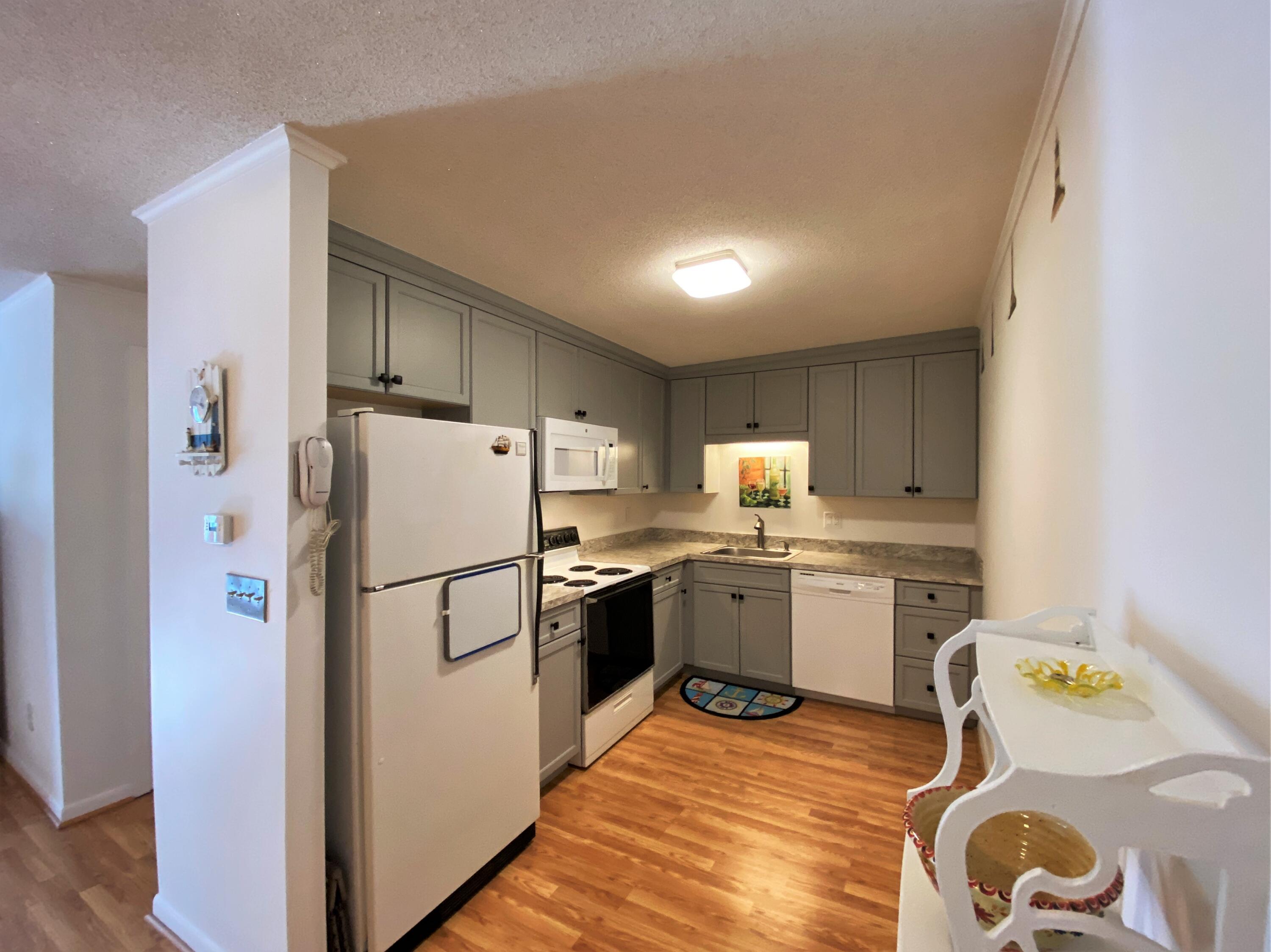 12 Candlewood Lane # 4 Unit: 2-4