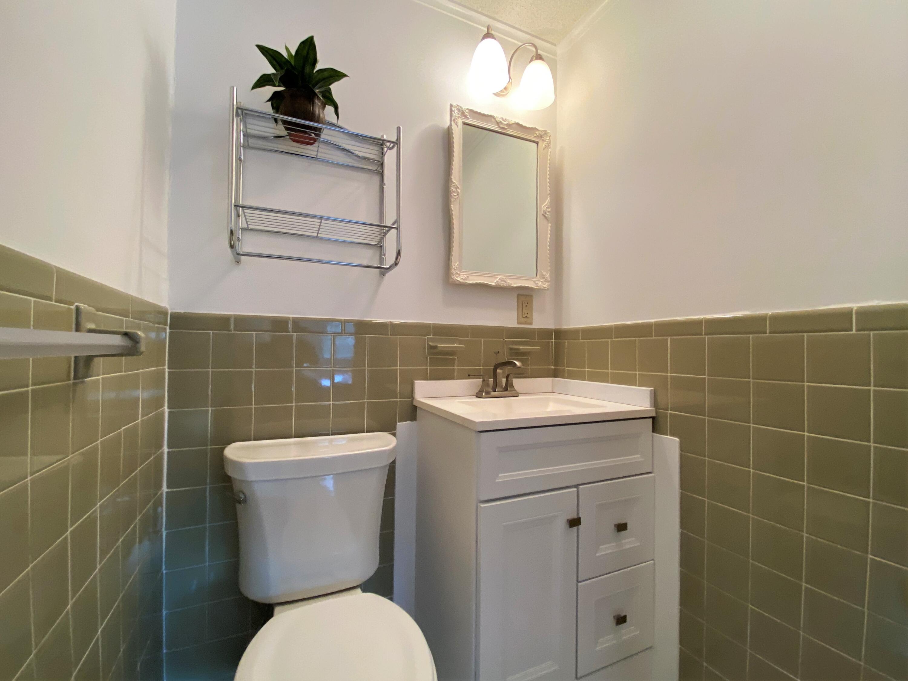 12 Candlewood Lane # 4 Unit: 2-4