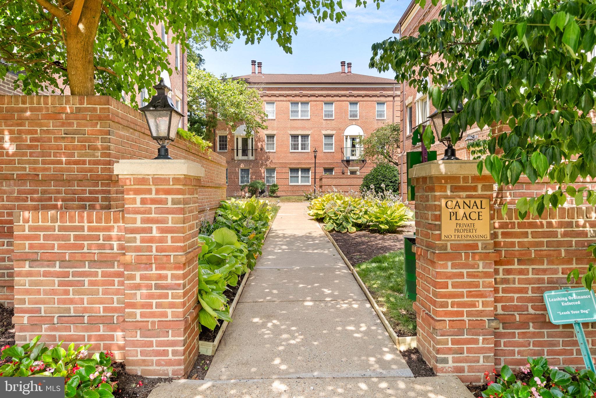 1111 N Pitt St #2b