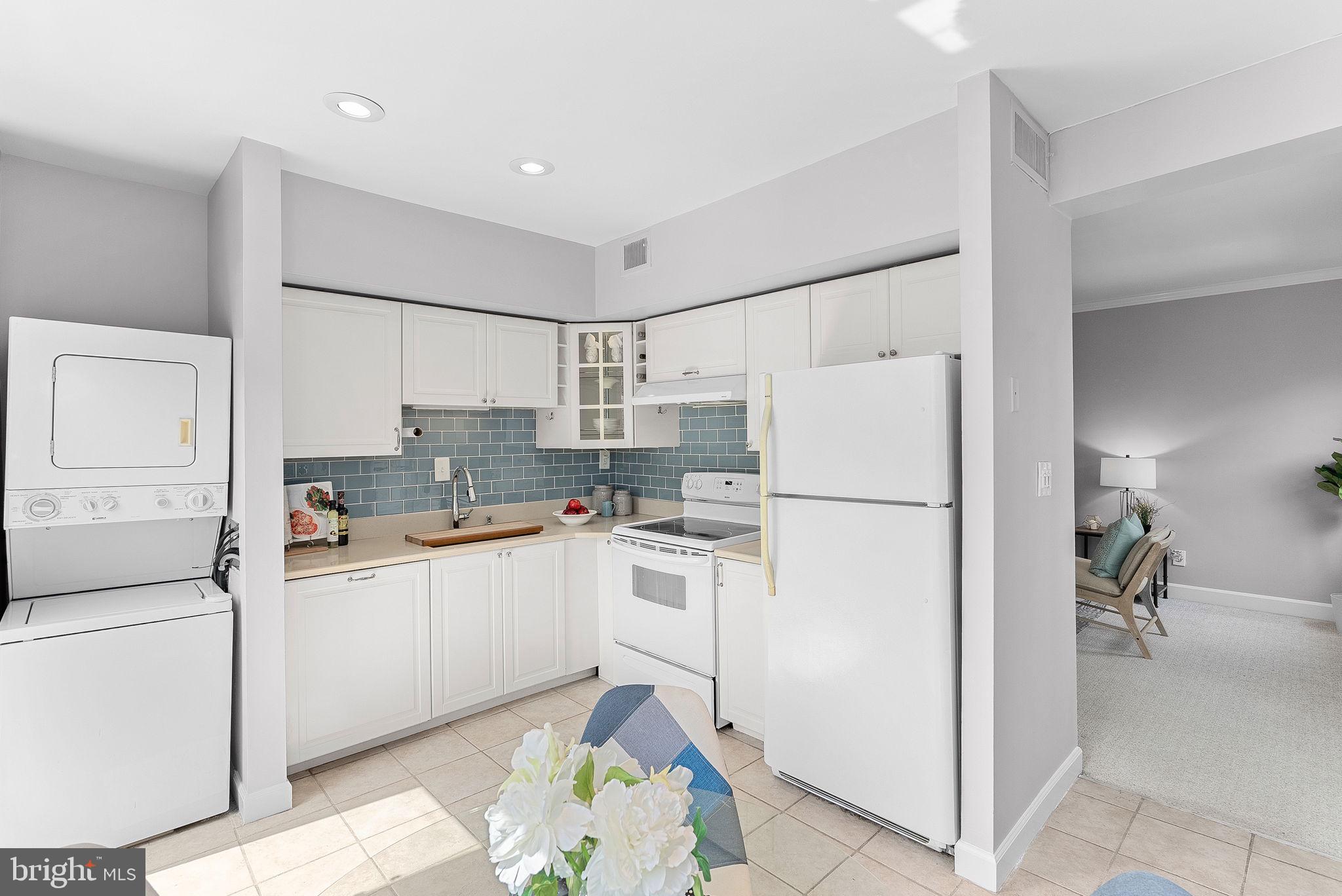 1111 N Pitt St #2b