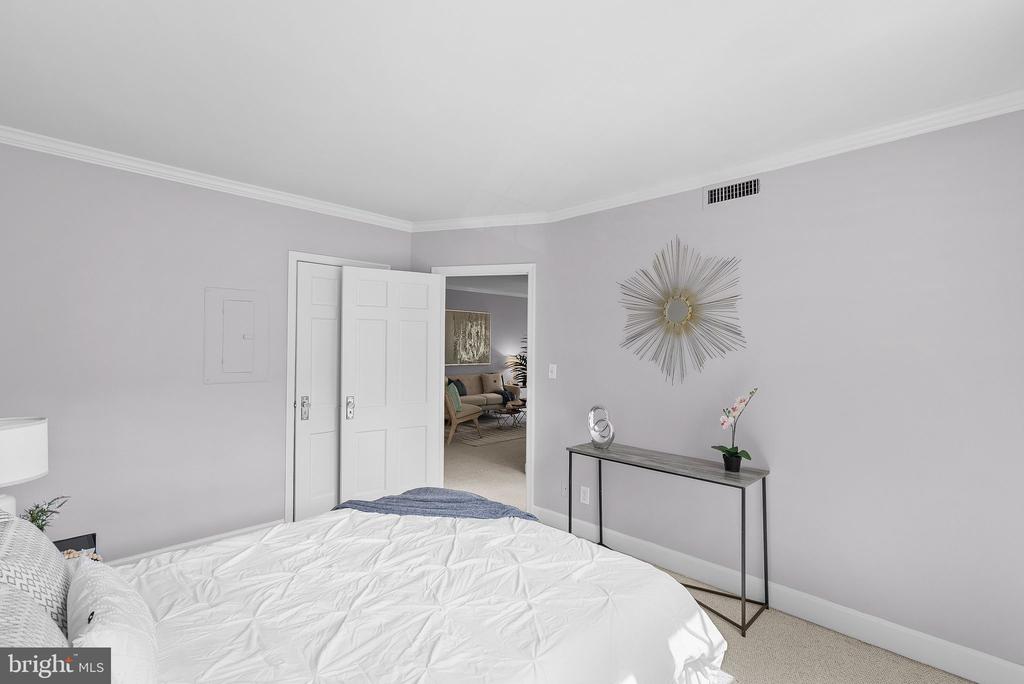 1111 N Pitt St #2b