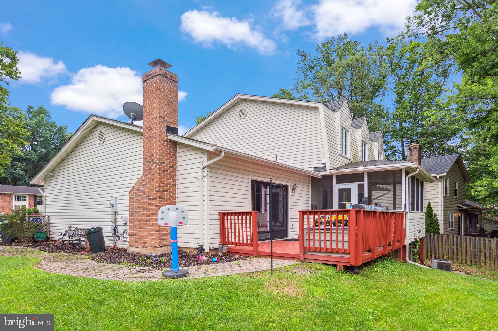 8916 Arley Dr