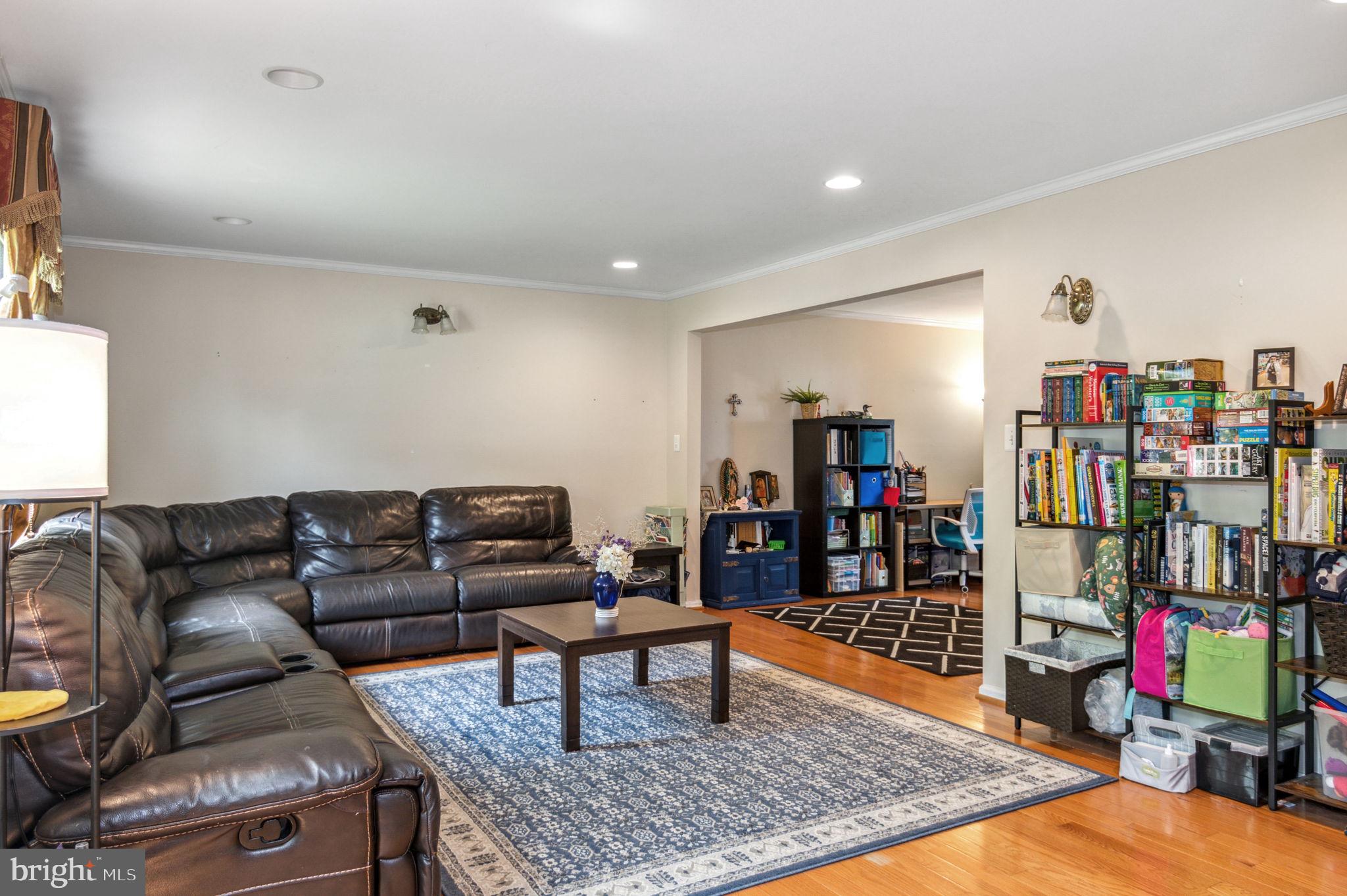 8916 Arley Dr