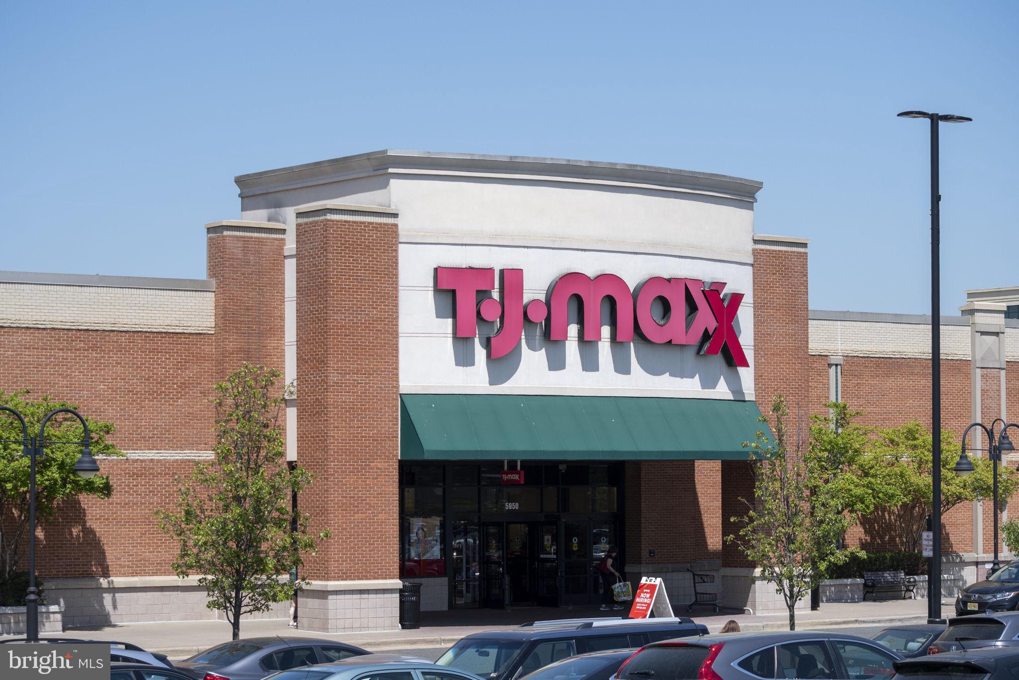 6954 Ellingham Cir #E