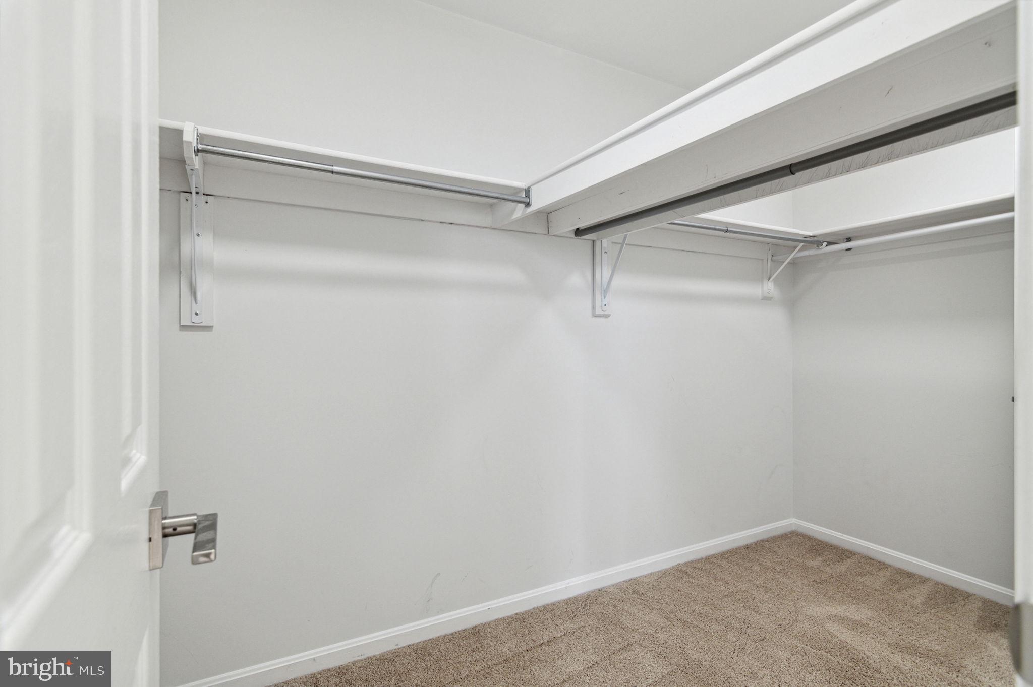 6954 Ellingham Cir #E