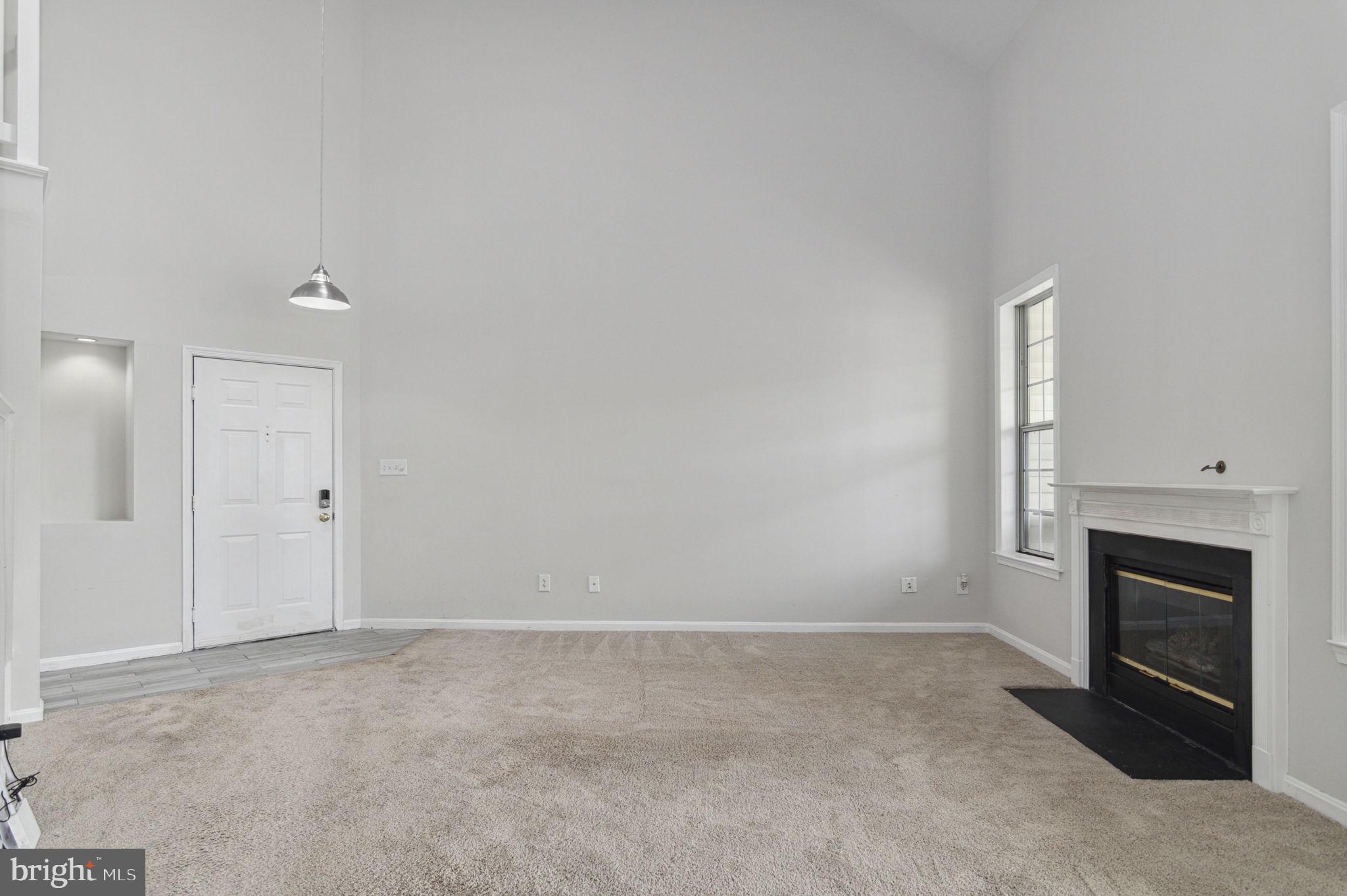 6954 Ellingham Cir #E