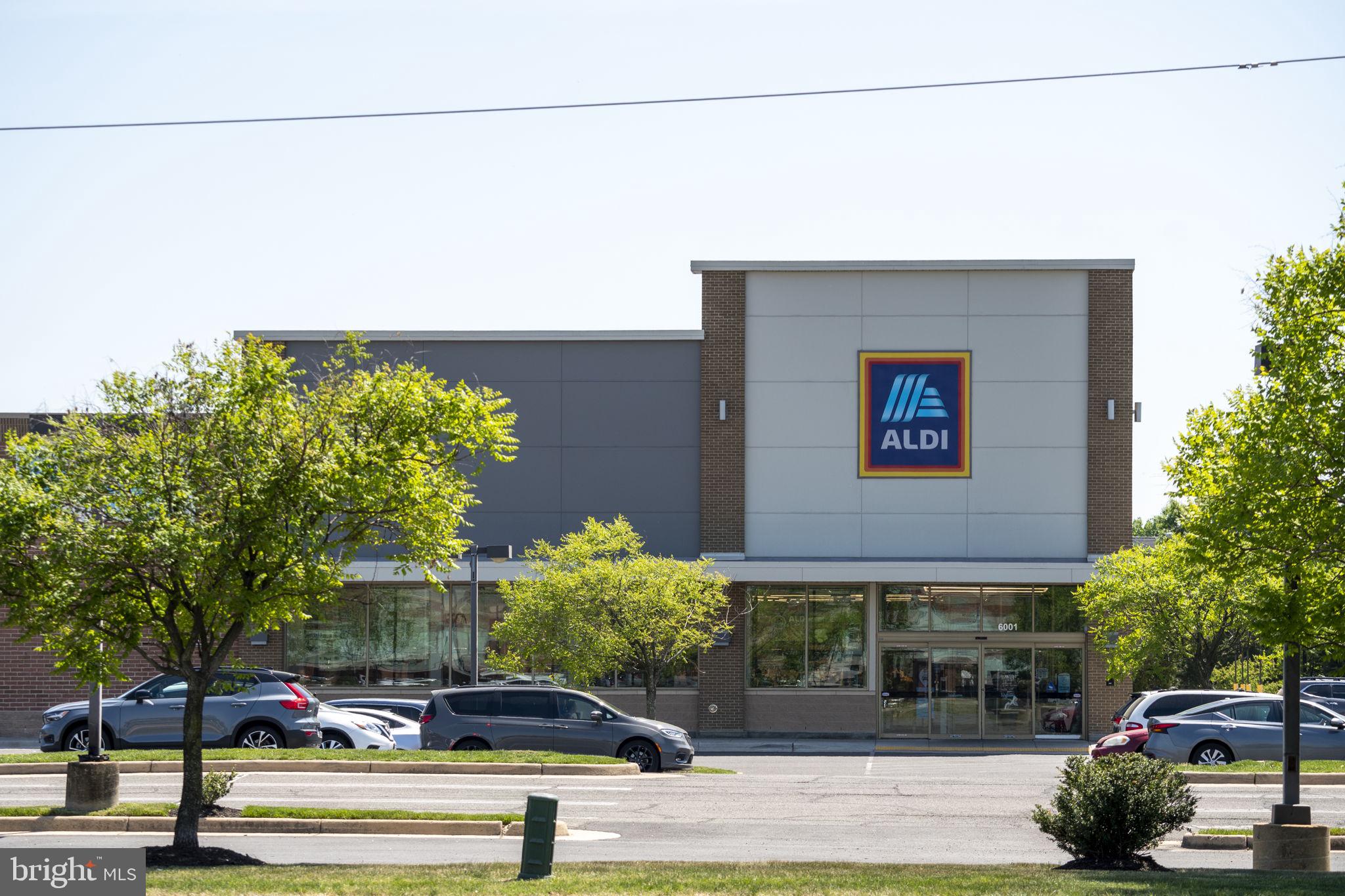 6954 Ellingham Cir #E