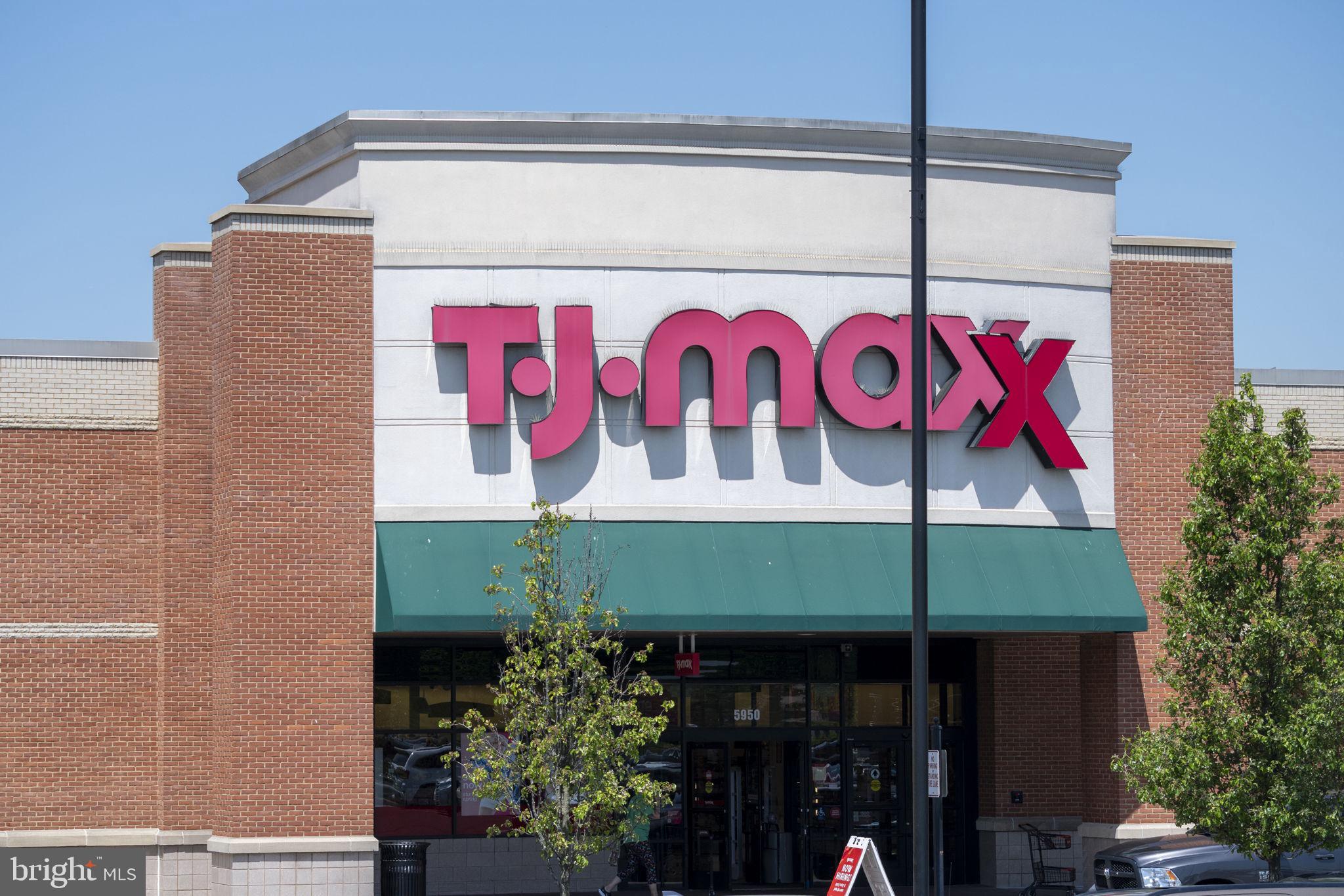 6954 Ellingham Cir #E