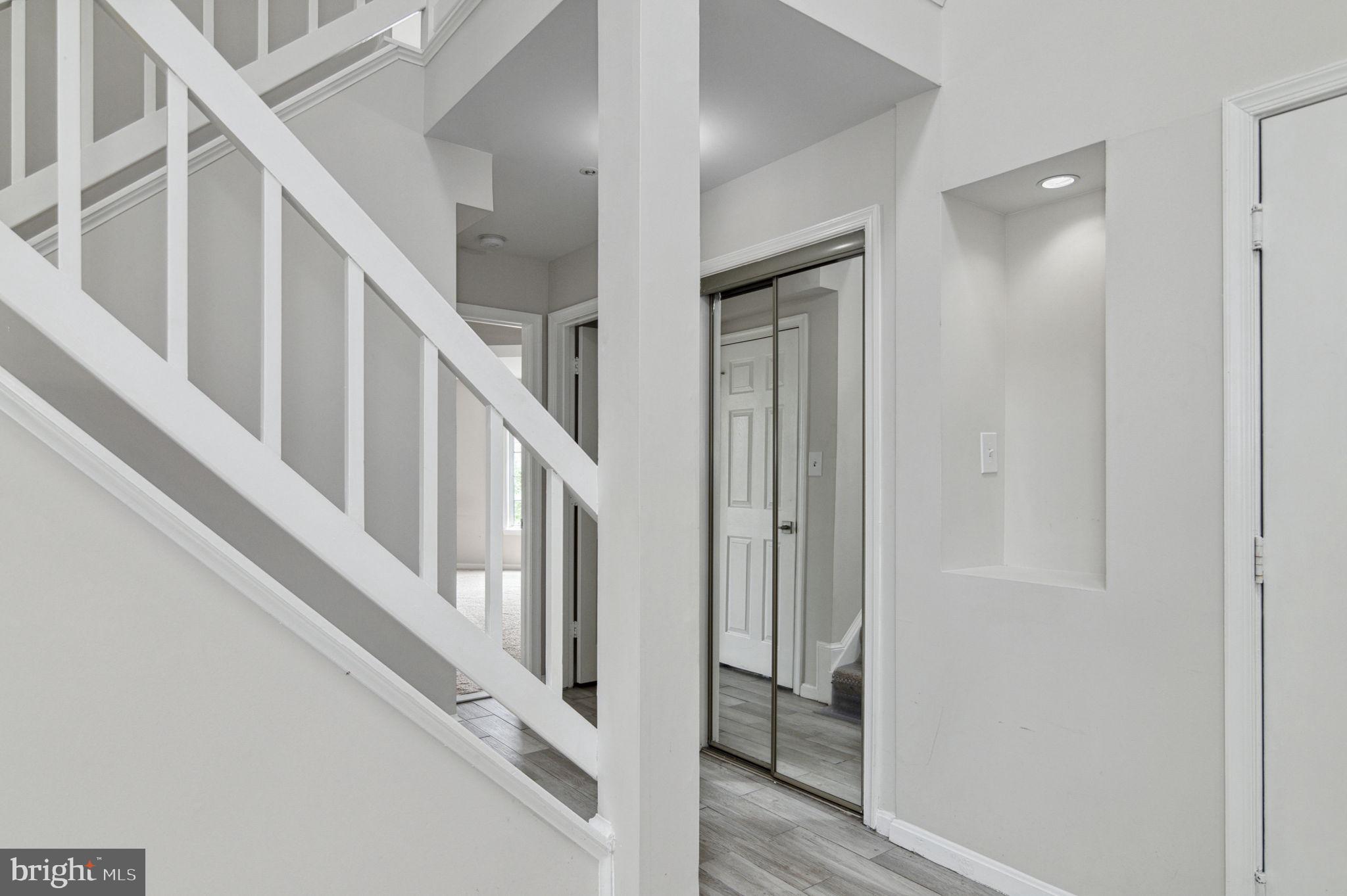 6954 Ellingham Cir #E