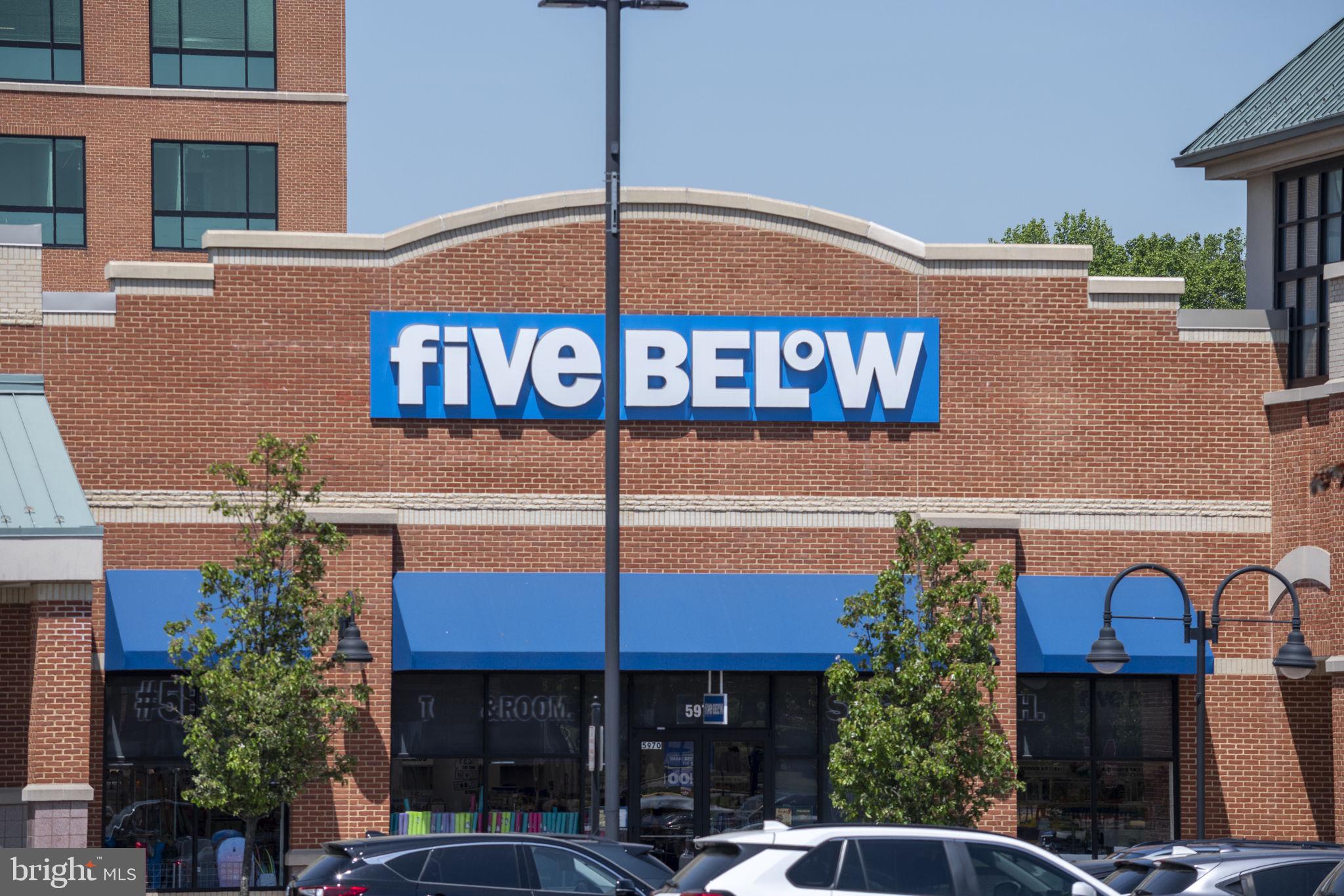 6954 Ellingham Cir #E