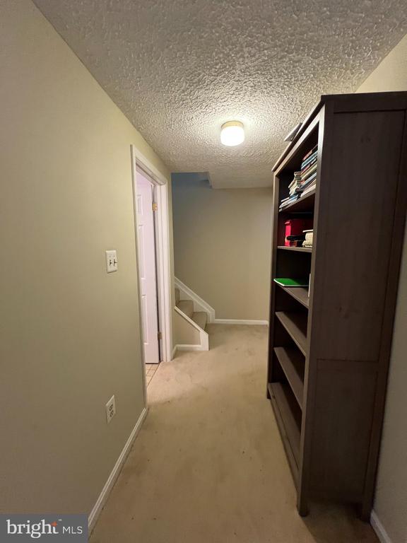 6101 Meadowpond Ct