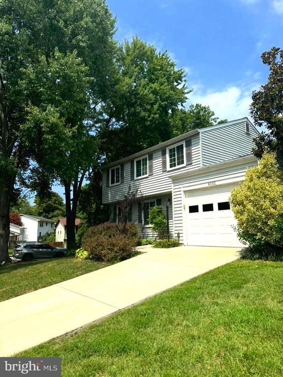 6101 Meadowpond Ct