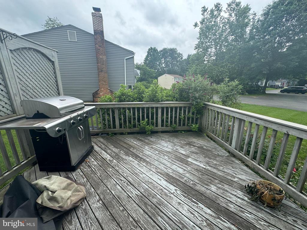 6101 Meadowpond Ct