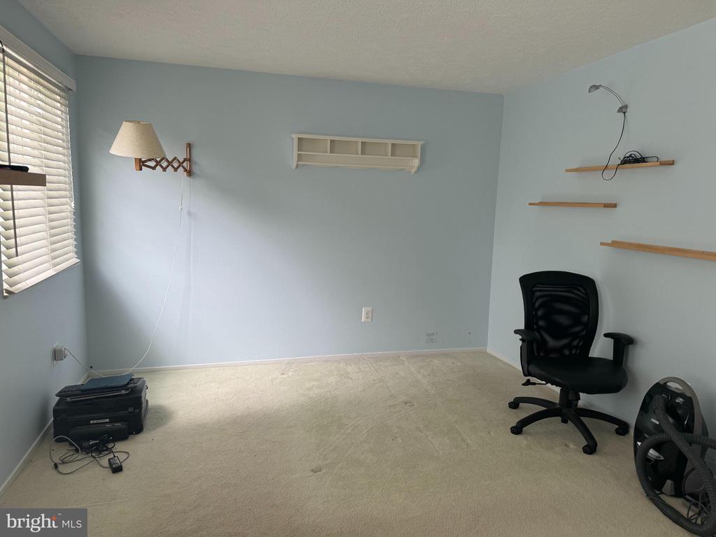 6101 Meadowpond Ct