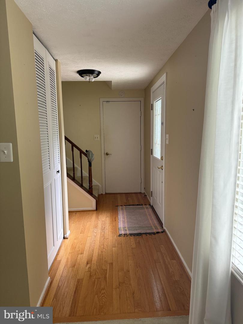 6101 Meadowpond Ct