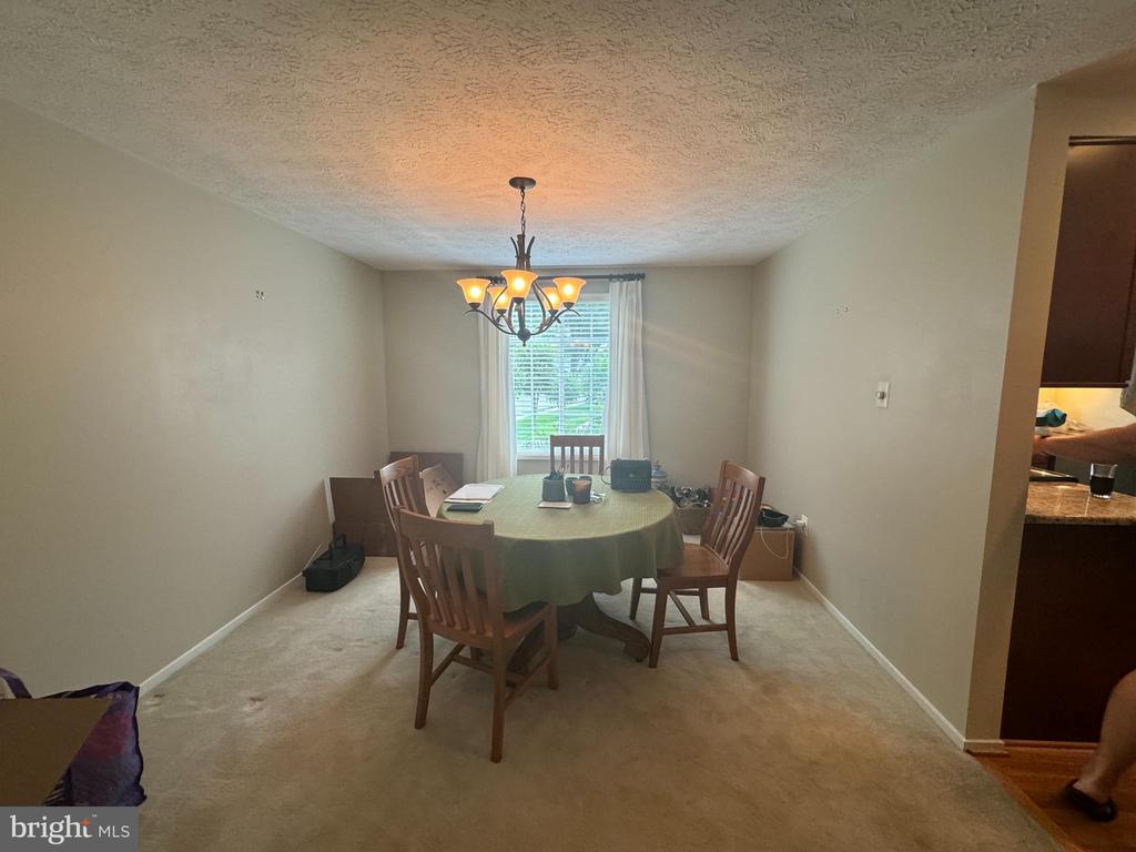 6101 Meadowpond Ct